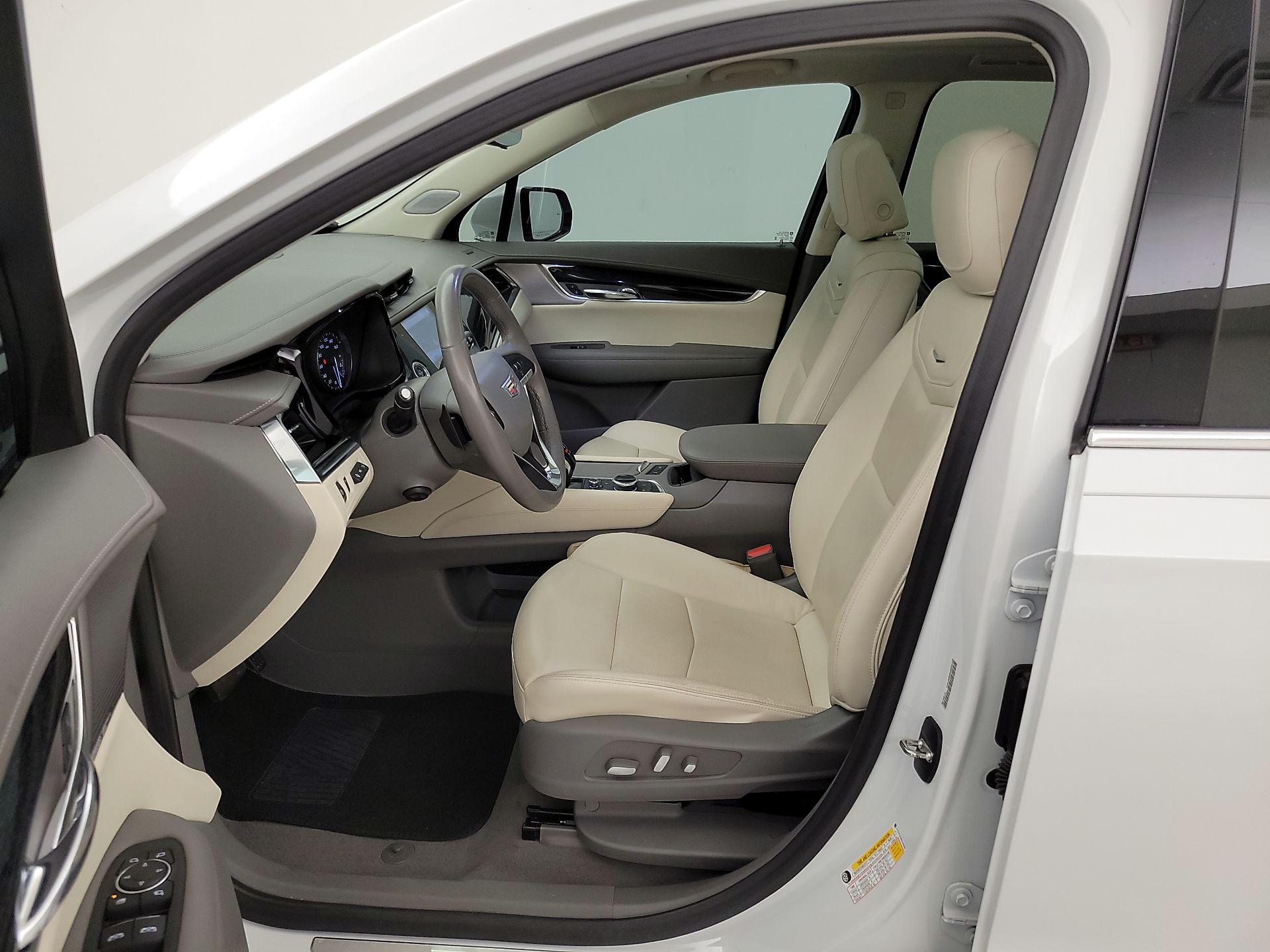 Thumbnail: 2021 Cadillac XT6 - 11