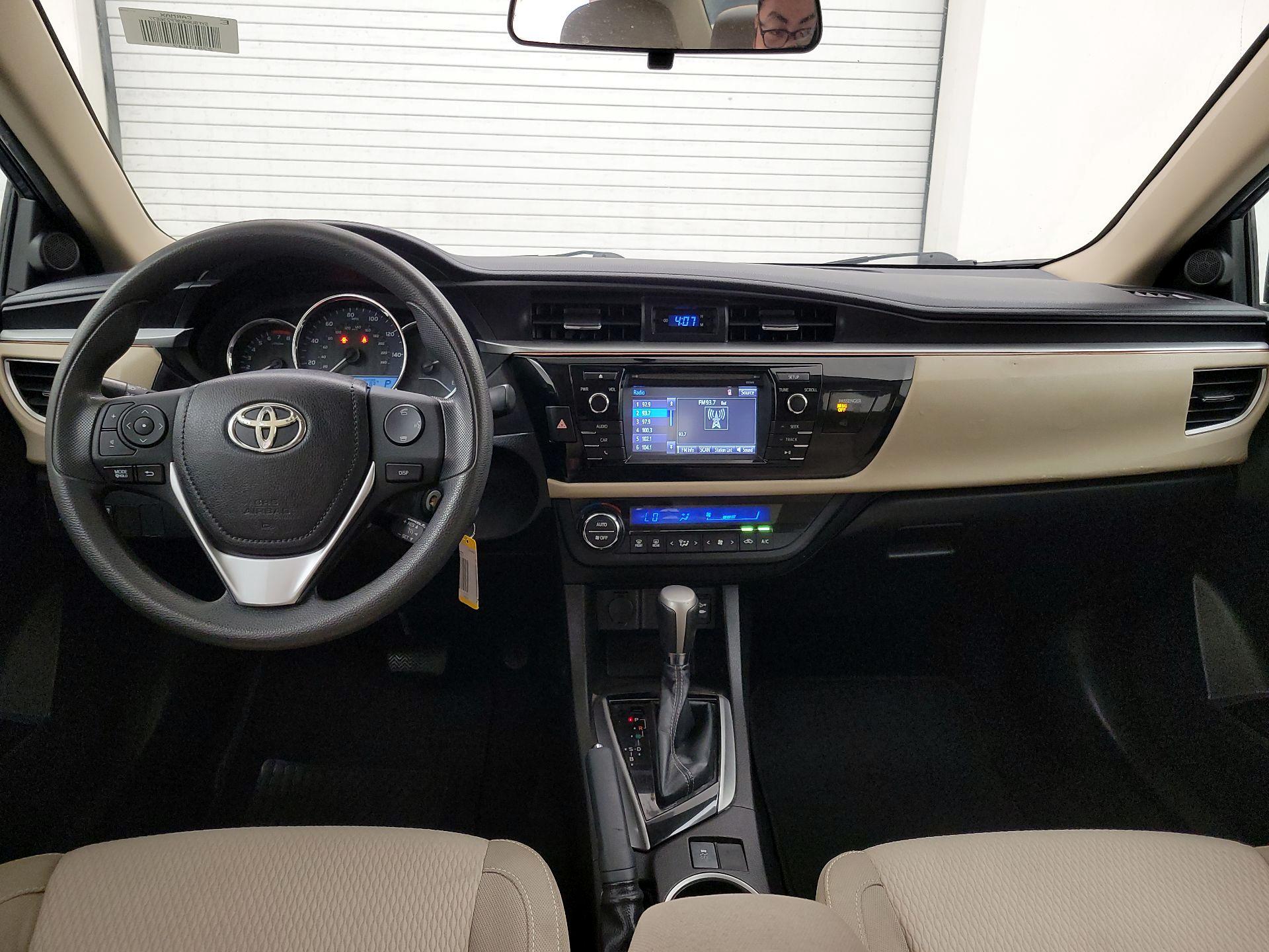 Thumbnail: 2015 Toyota Corolla - 9