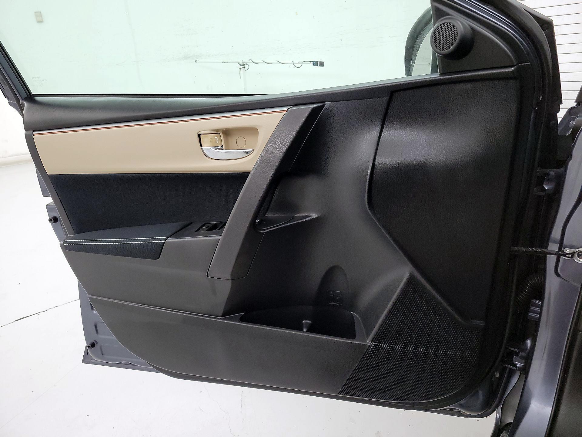 Thumbnail: 2015 Toyota Corolla - 12
