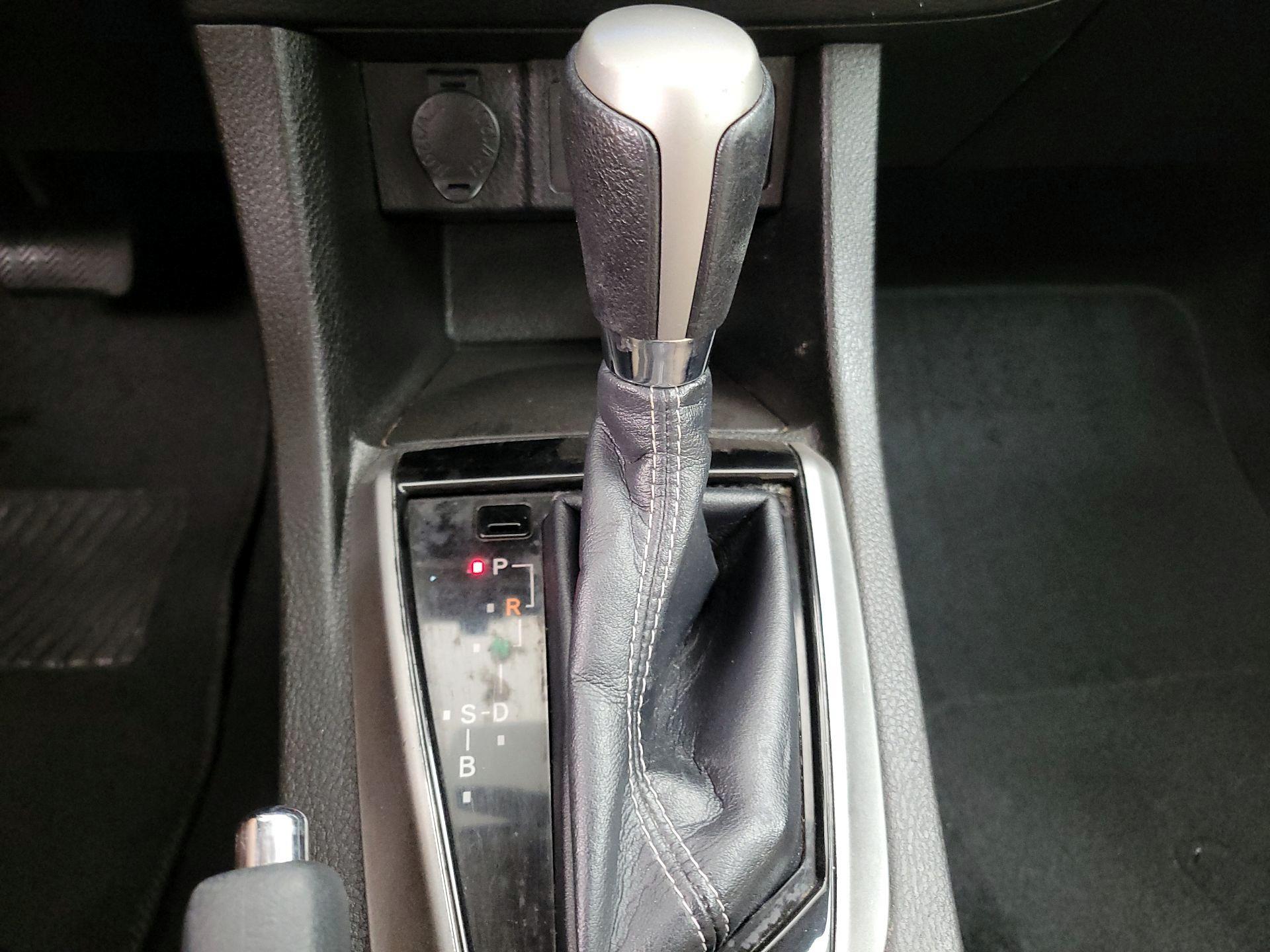 Thumbnail: 2015 Toyota Corolla - 17
