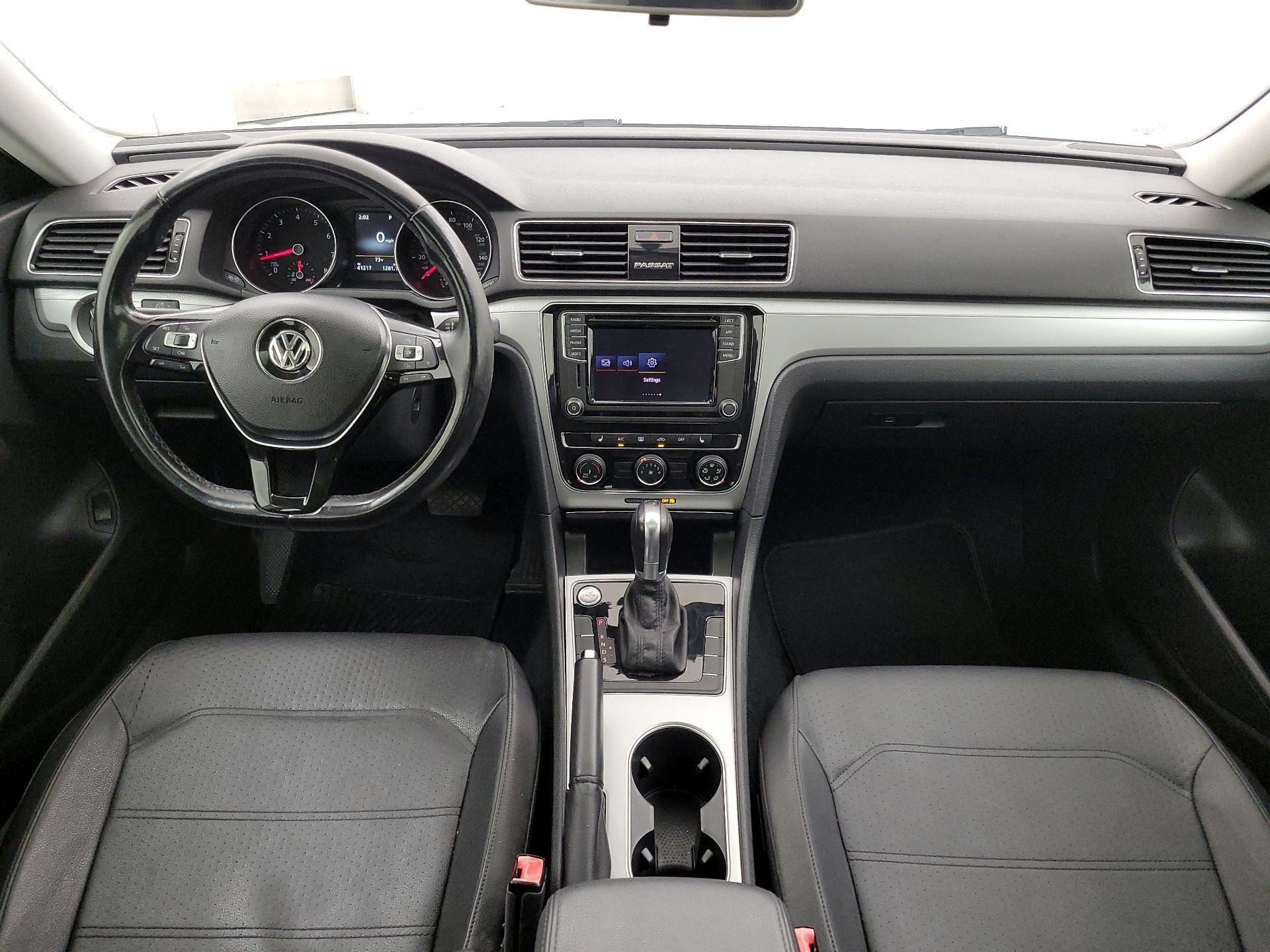 Thumbnail: 2019 Volkswagen Passat - 9
