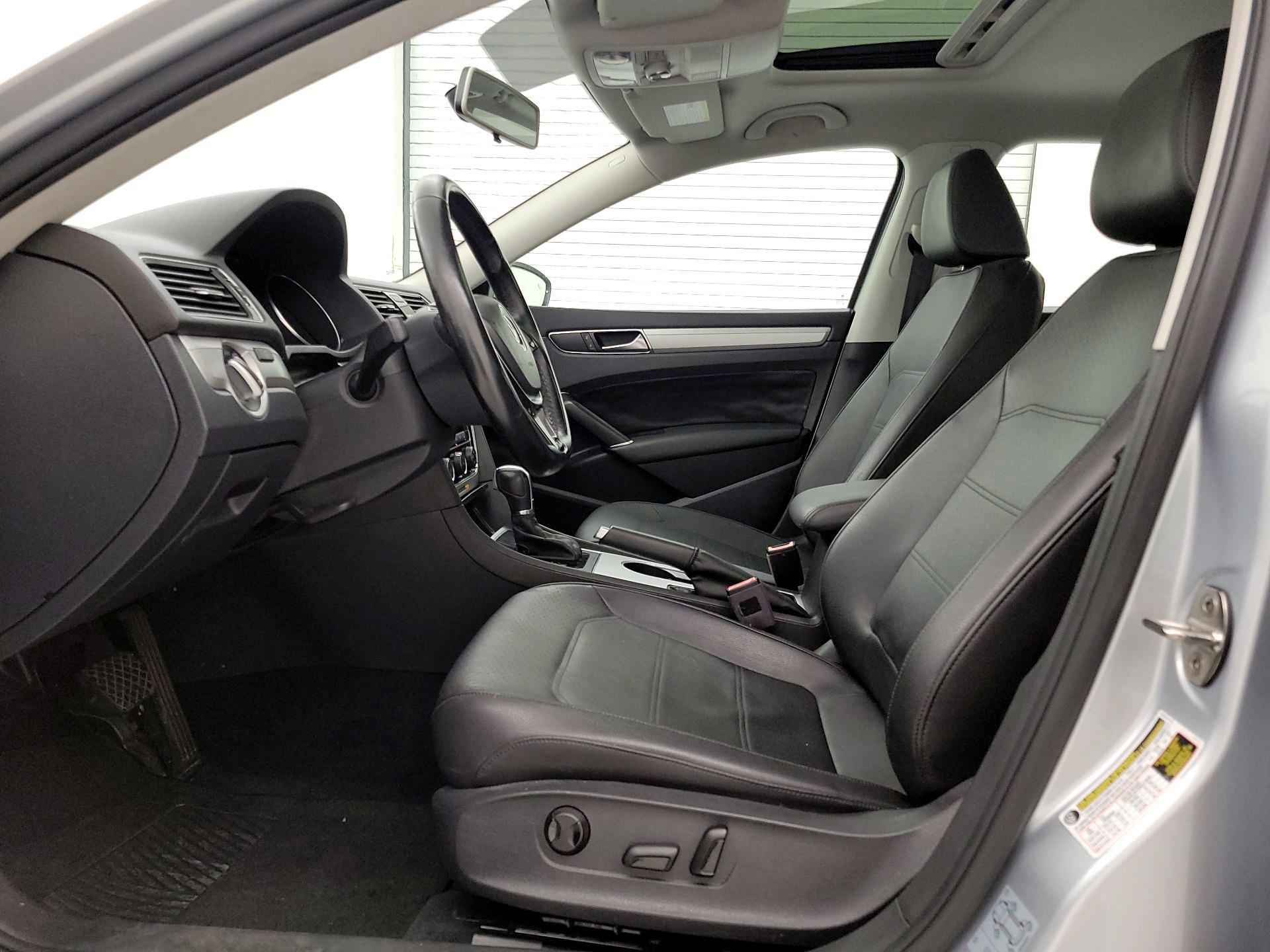Thumbnail: 2019 Volkswagen Passat - 11