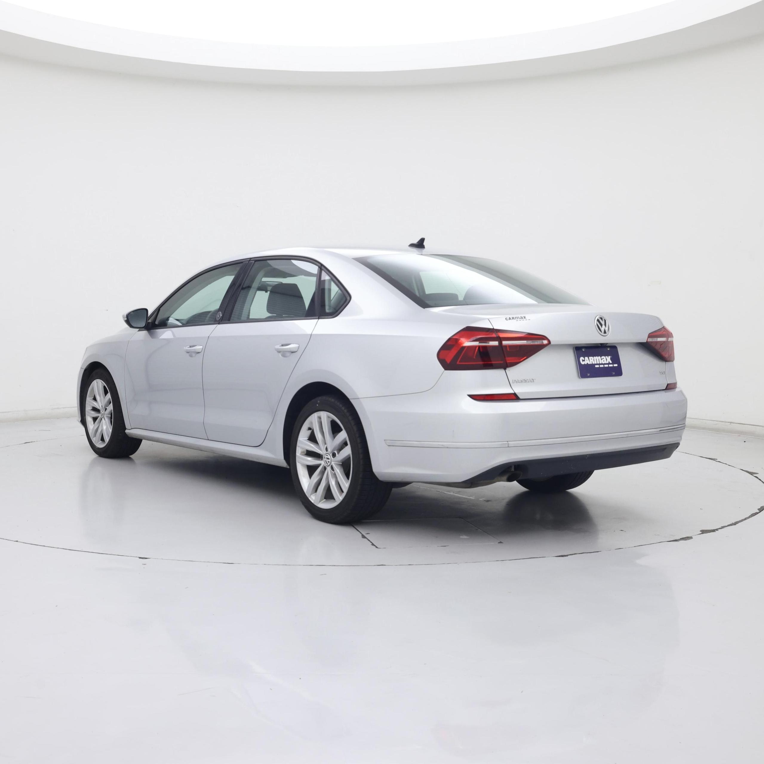 Thumbnail: 2019 Volkswagen Passat - 2