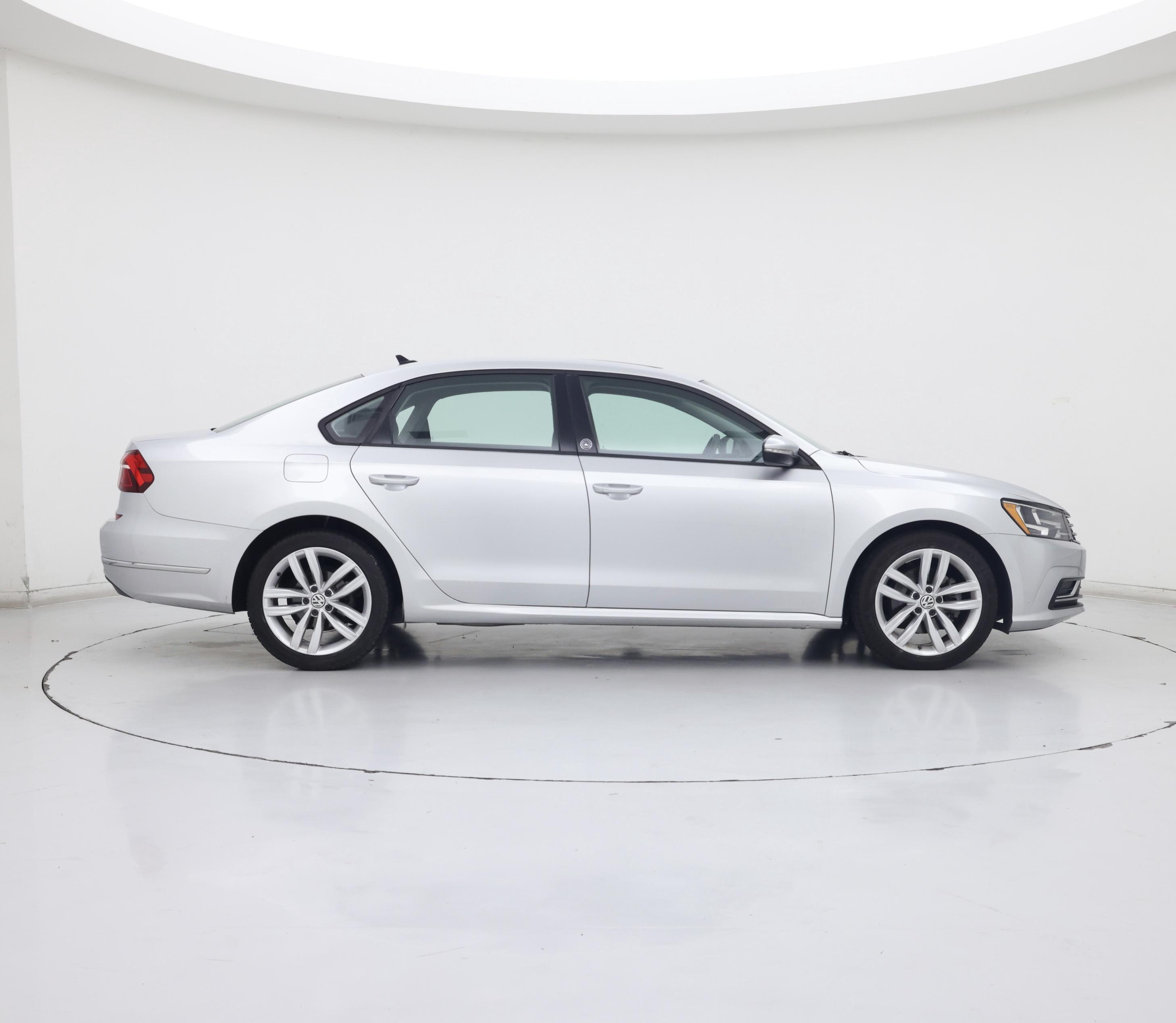 Thumbnail: 2019 Volkswagen Passat - 7
