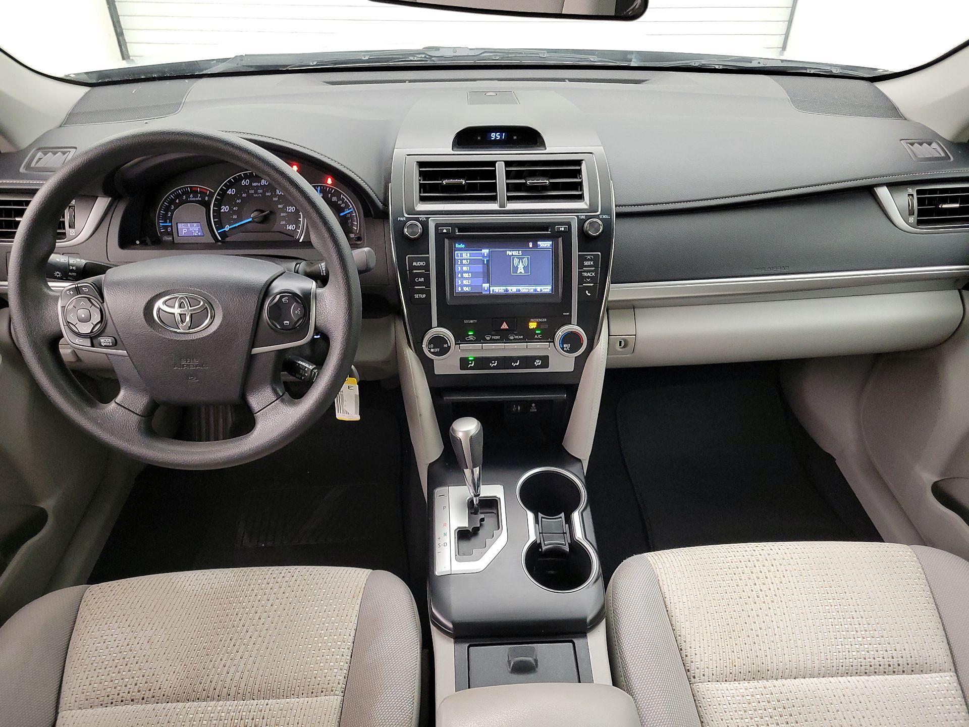 Thumbnail: 2014 Toyota Camry - 9