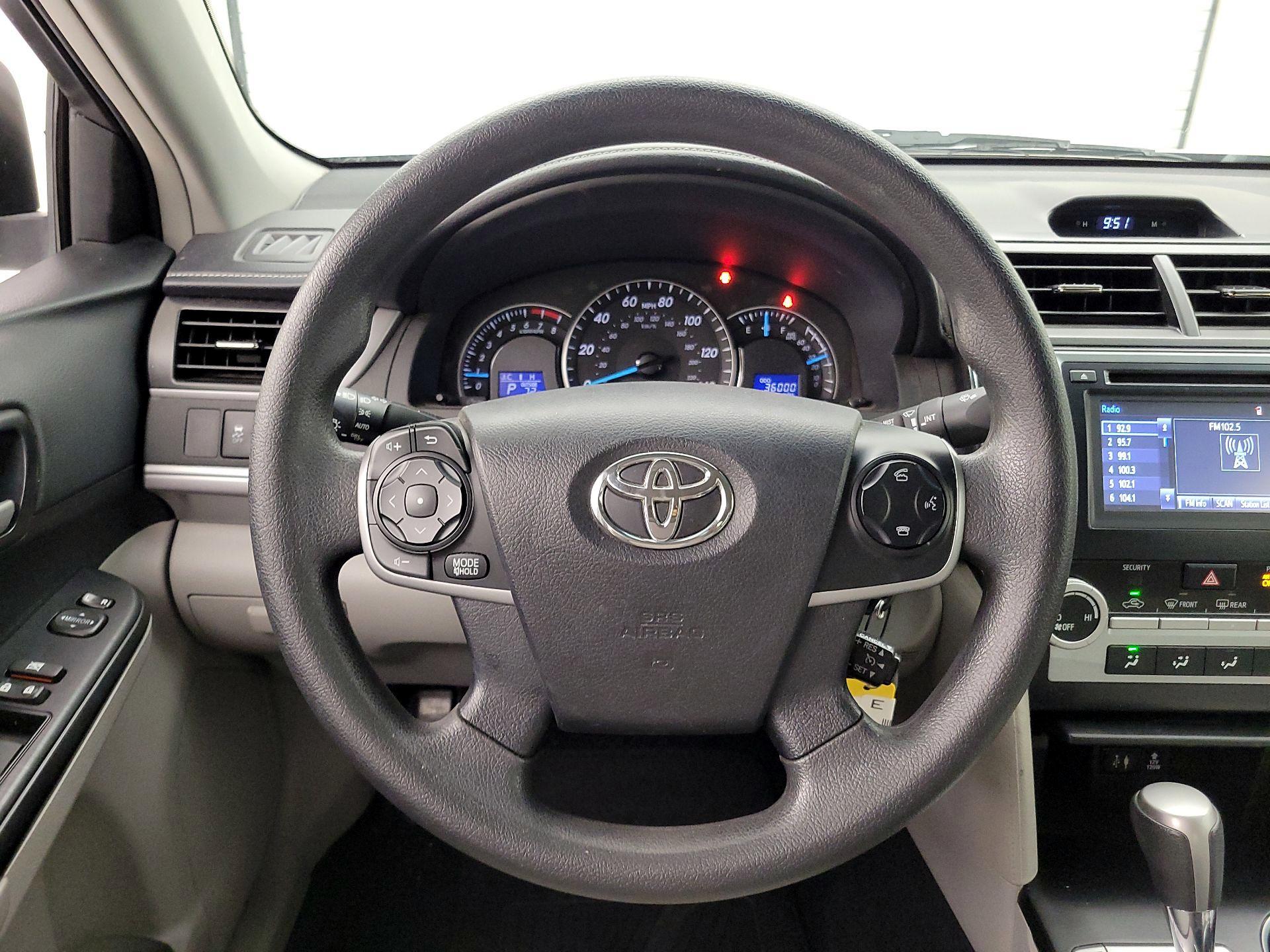 Thumbnail: 2014 Toyota Camry - 10