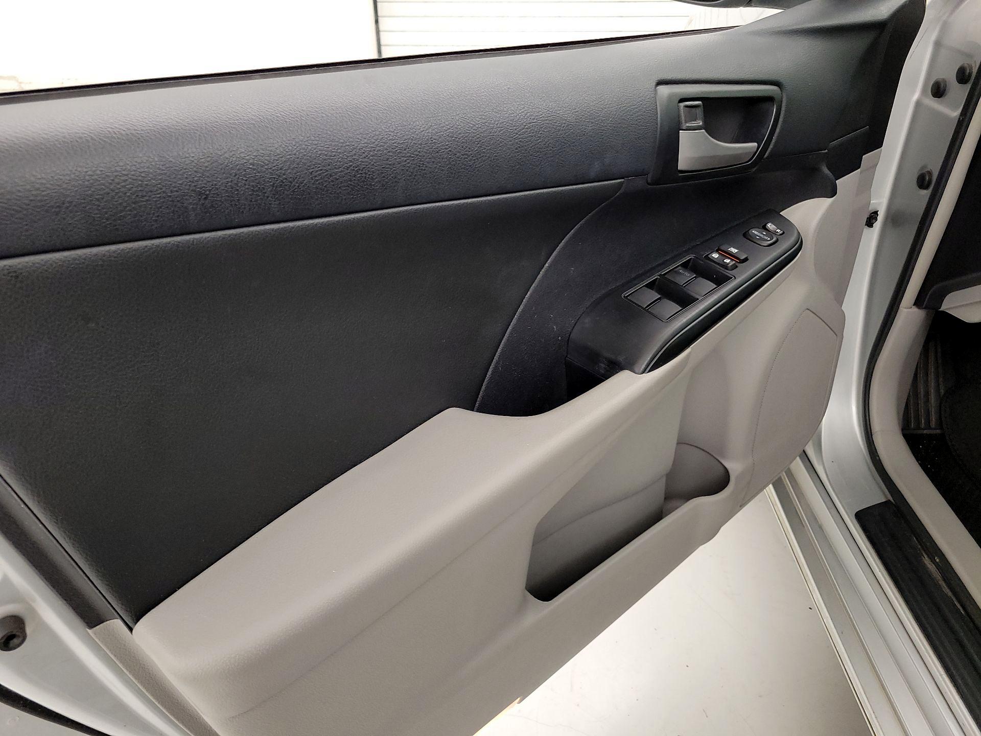 Thumbnail: 2014 Toyota Camry - 12
