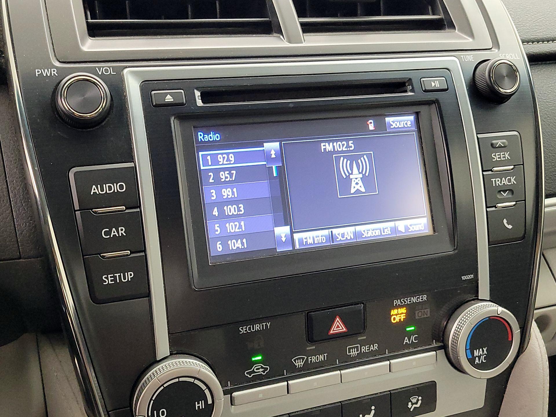 Thumbnail: 2014 Toyota Camry - 15