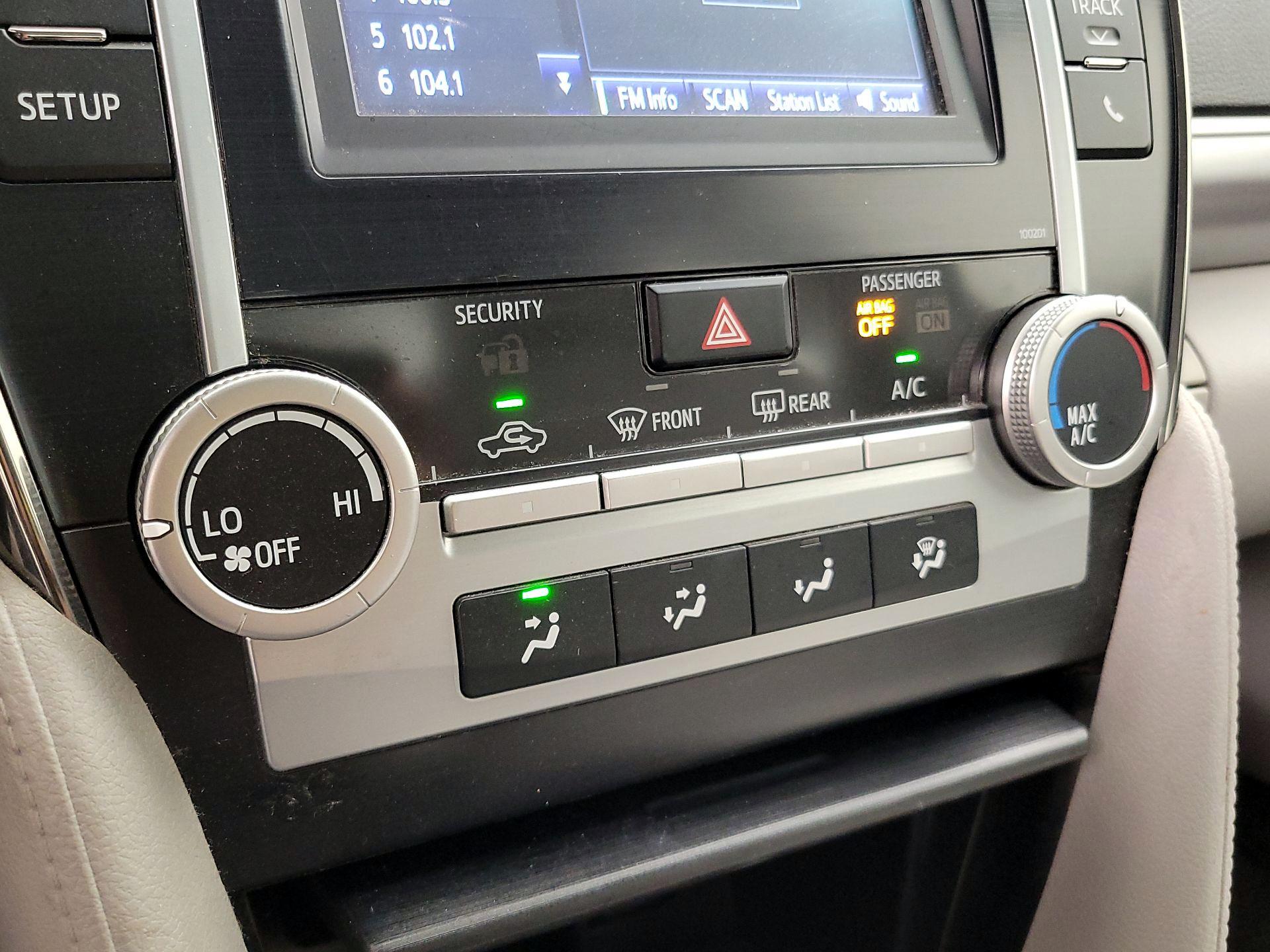 Thumbnail: 2014 Toyota Camry - 16