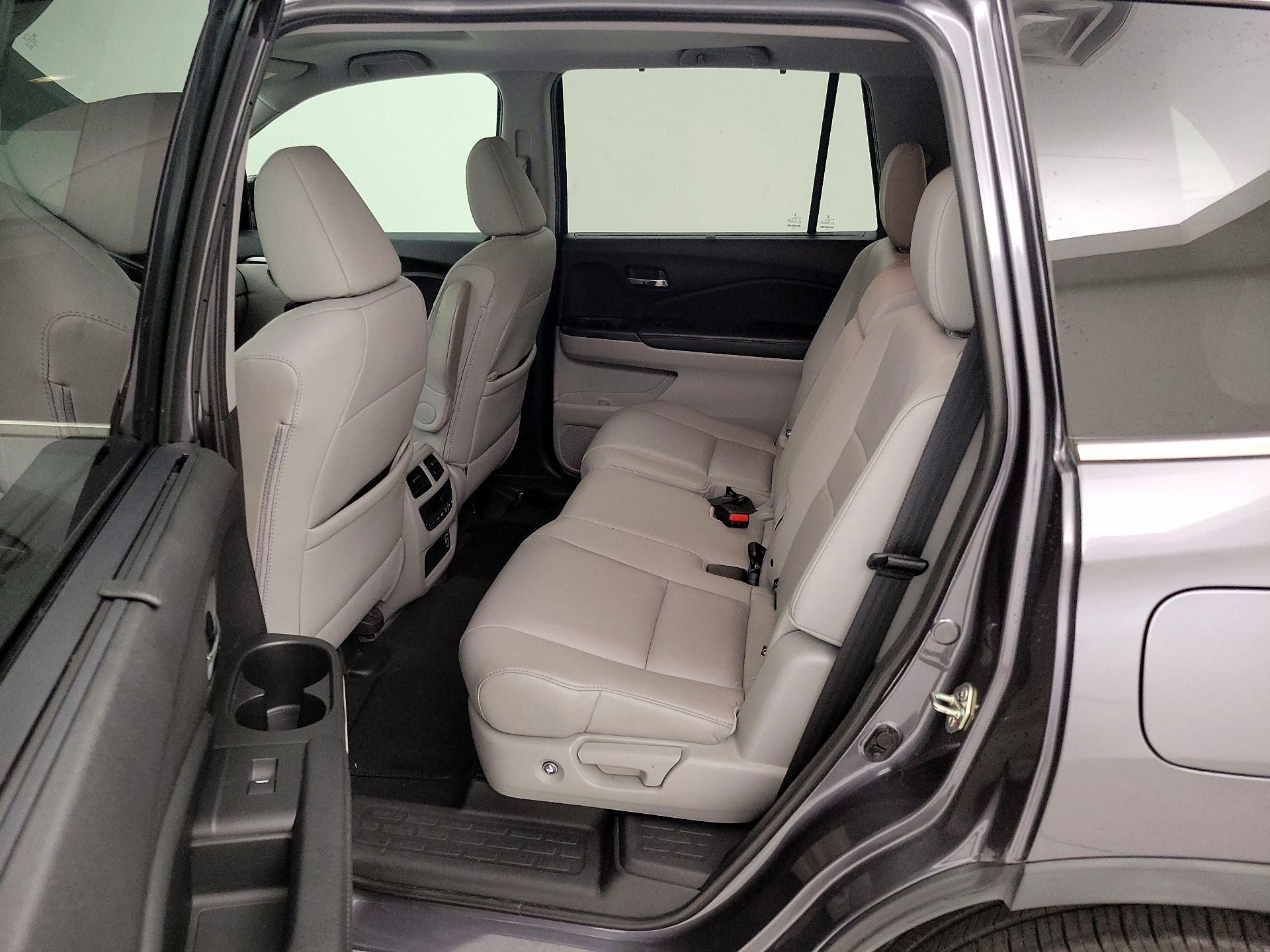 Thumbnail: 2019 Honda Pilot - 20