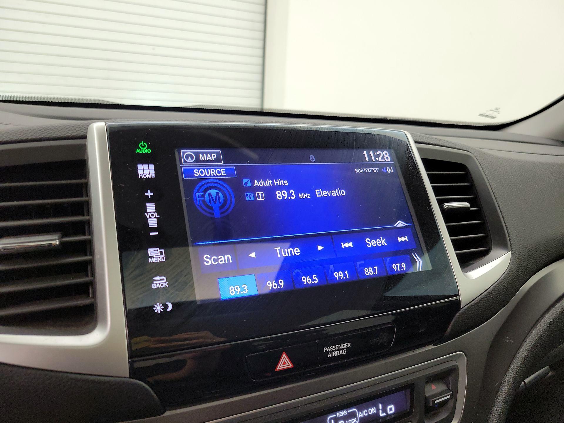 Thumbnail: 2016 Honda Pilot - 15