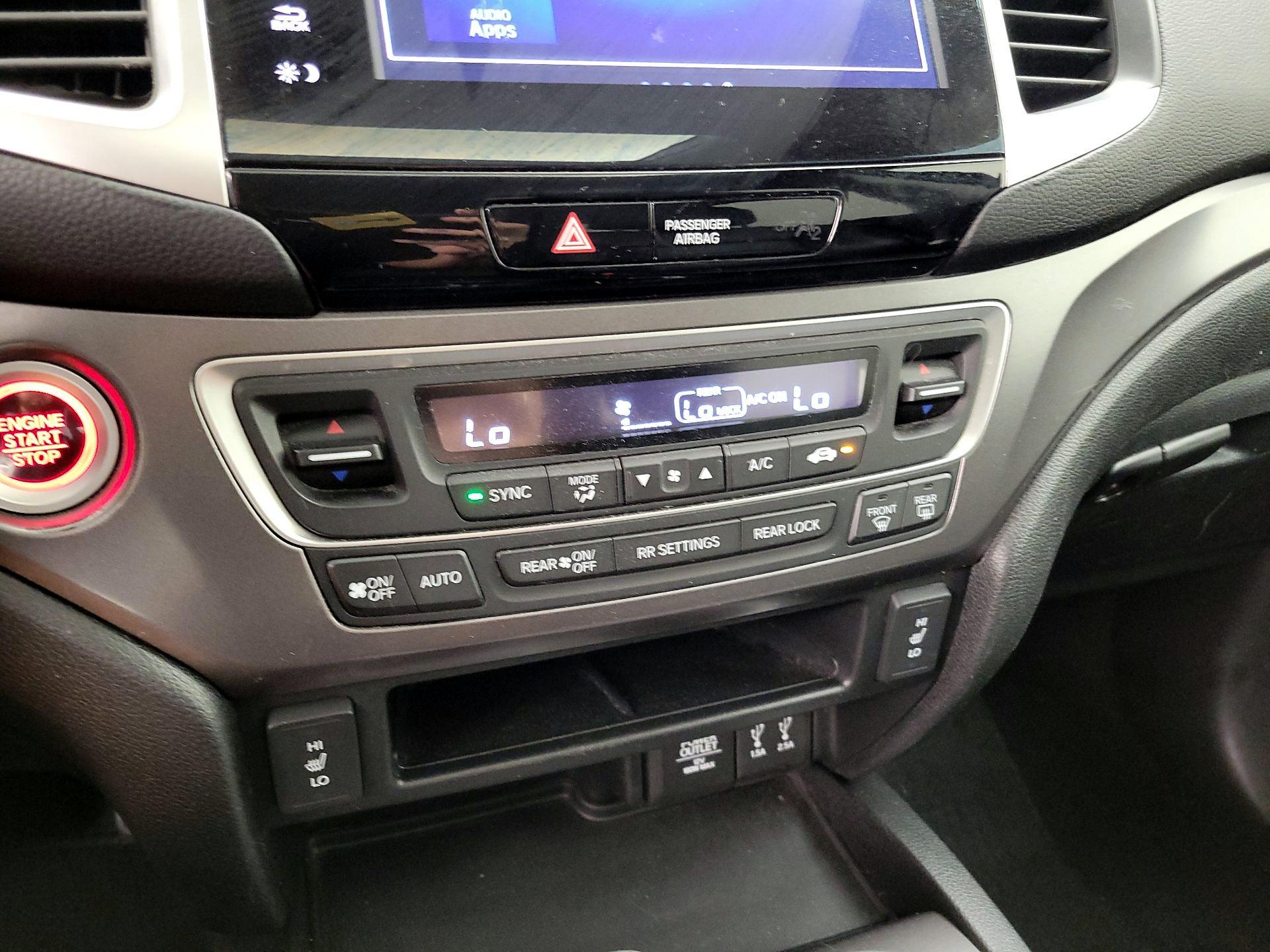 Thumbnail: 2016 Honda Pilot - 16