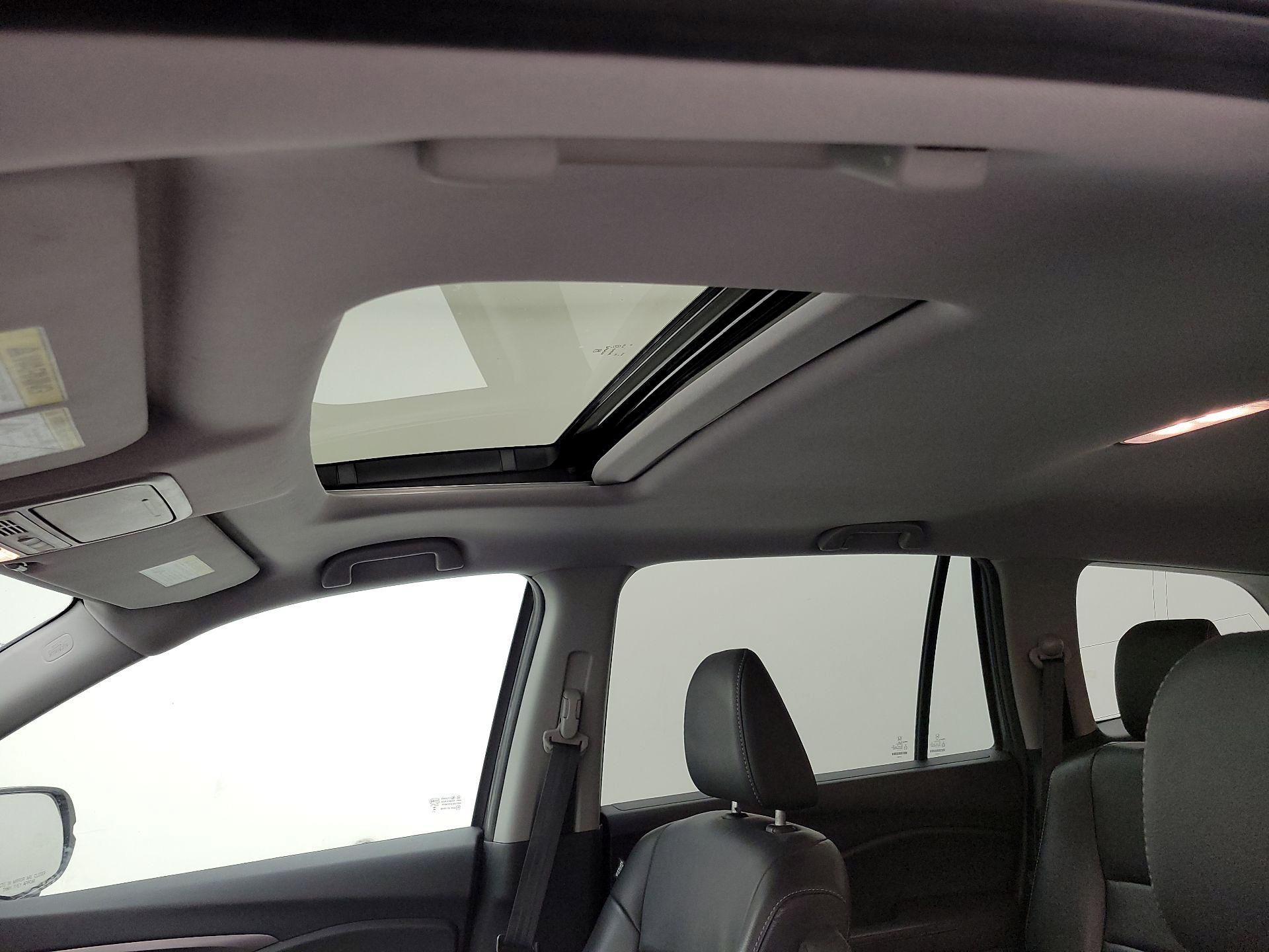Thumbnail: 2016 Honda Pilot - 19