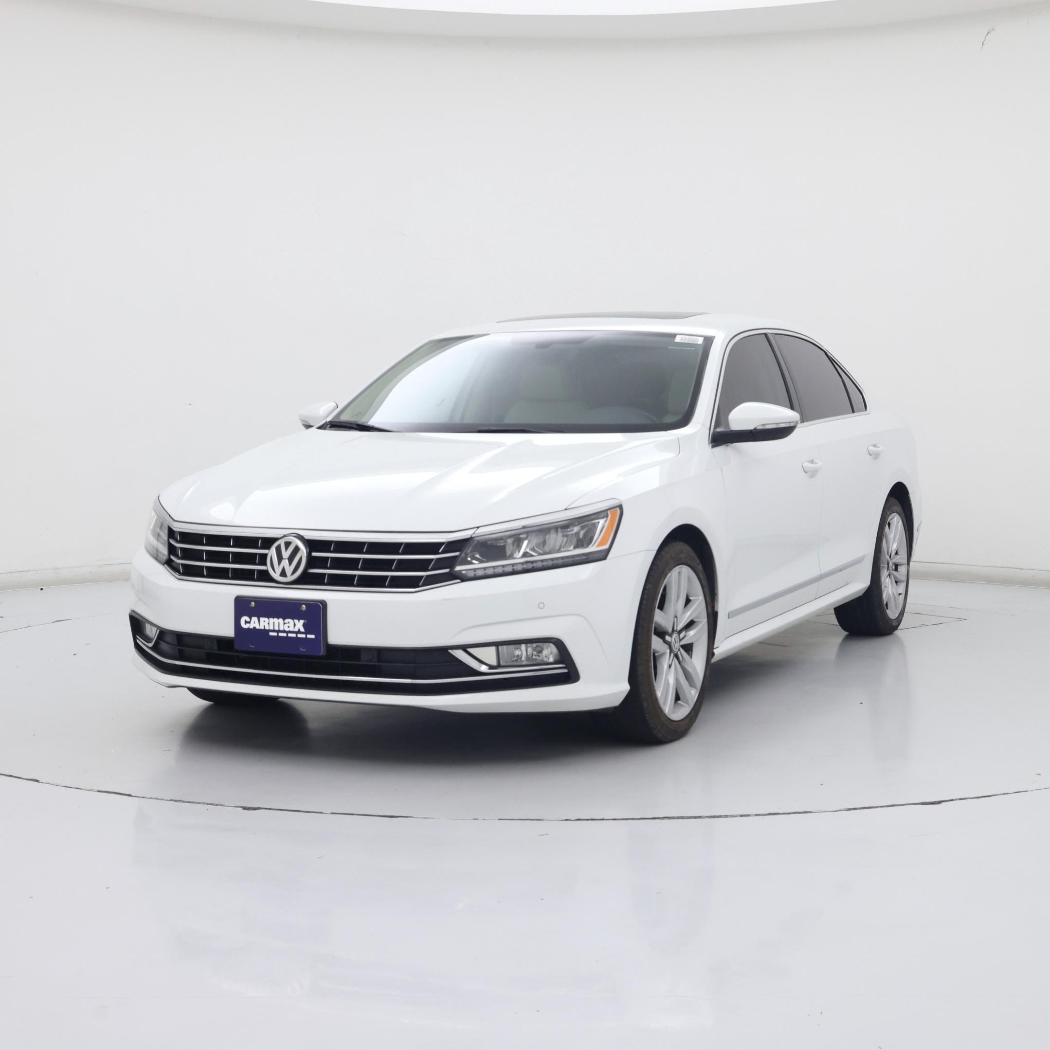 Thumbnail: 2017 Volkswagen Passat - 4