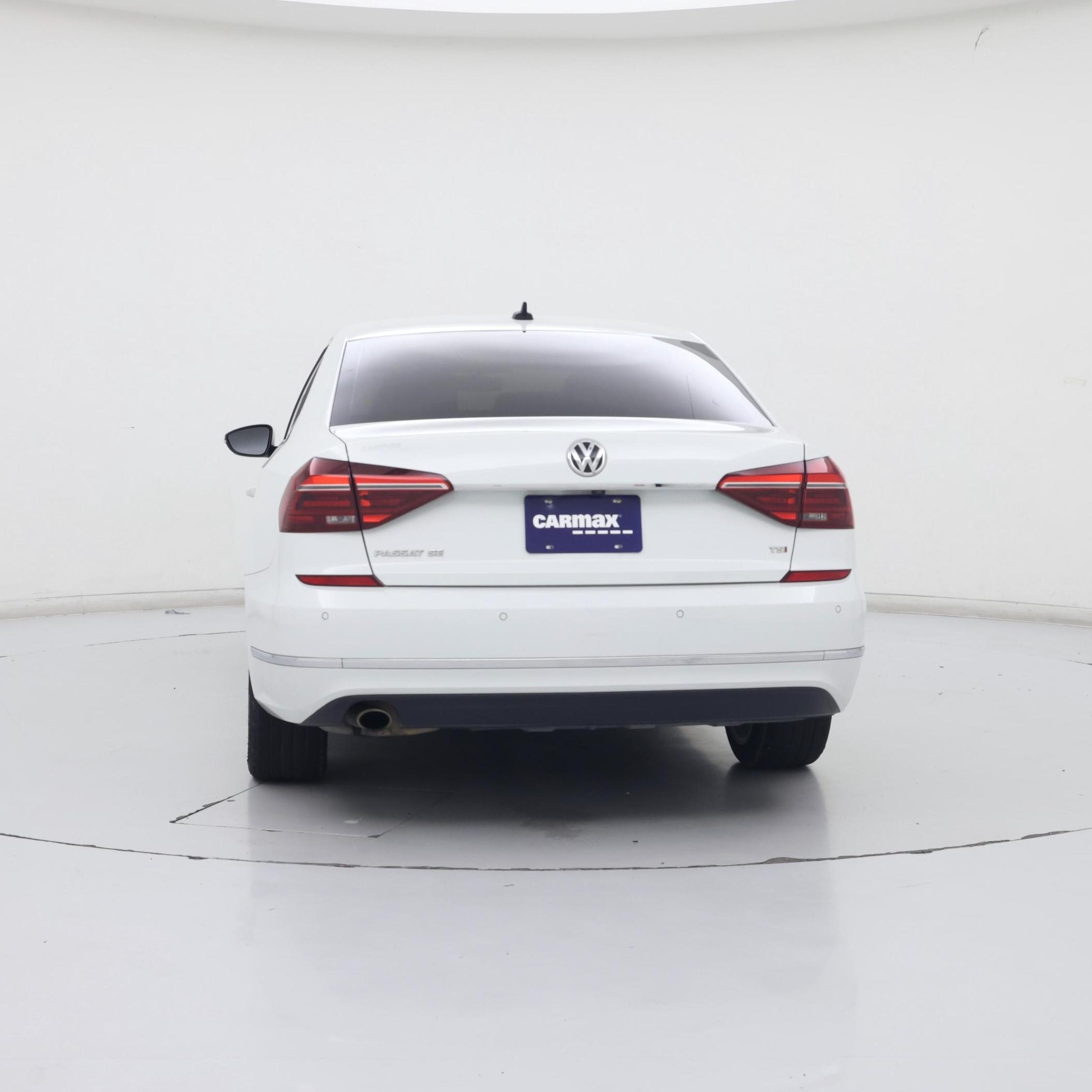 Thumbnail: 2017 Volkswagen Passat - 6