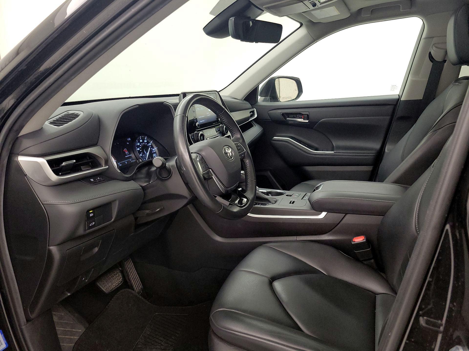 Thumbnail: 2021 Toyota Highlander - 11