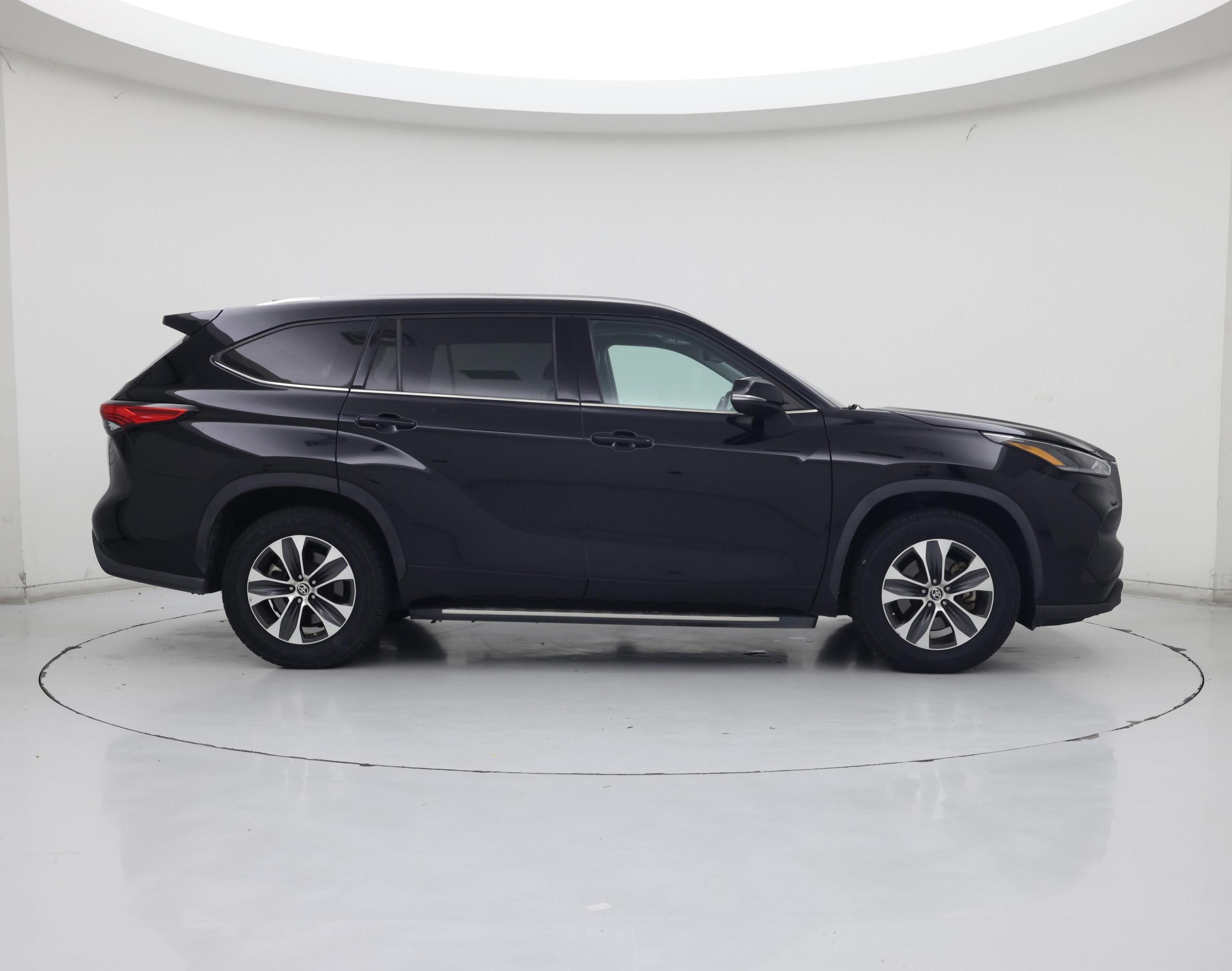 Thumbnail: 2021 Toyota Highlander - 7