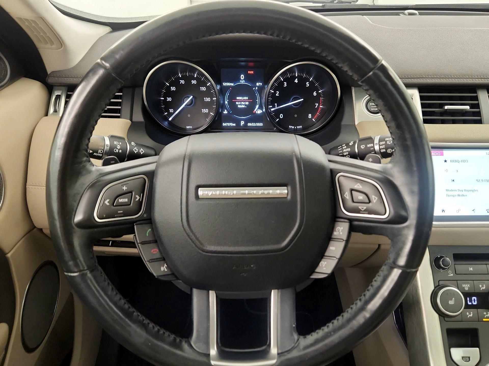 Thumbnail: 2017 Land Rover Range Rover Evoque - 10