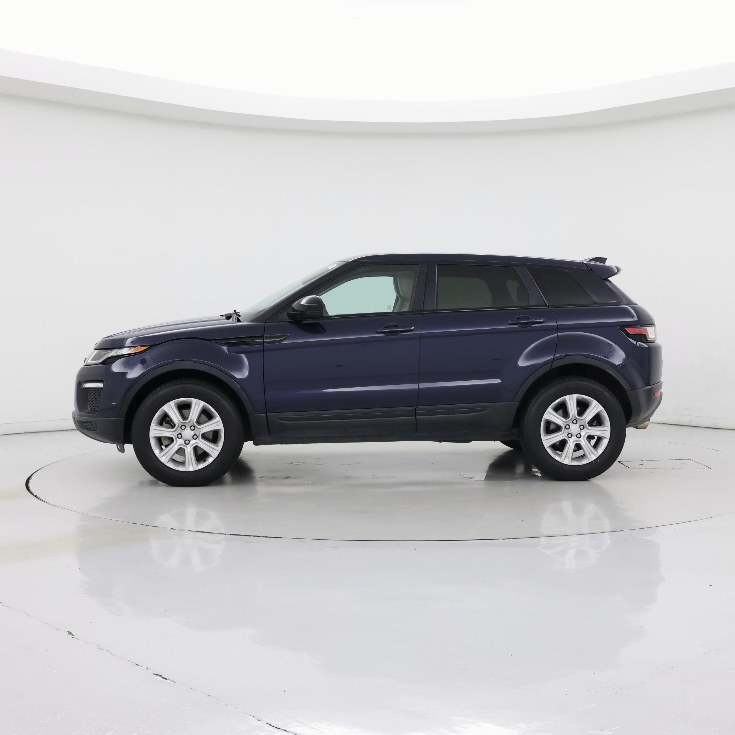 Thumbnail: 2017 Land Rover Range Rover Evoque - 3