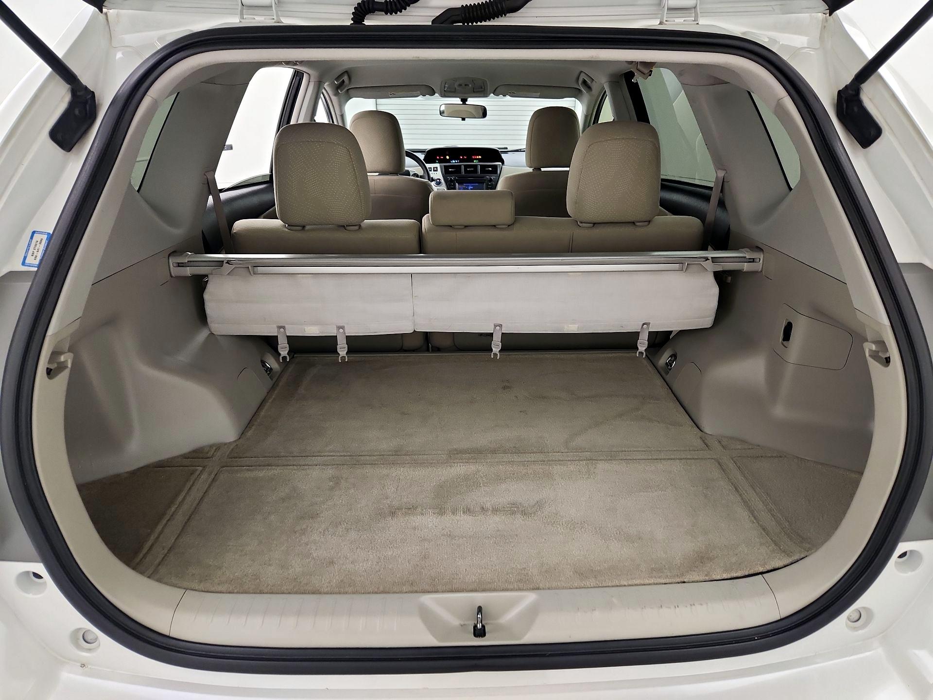 Thumbnail: 2014 Toyota Prius v - 20