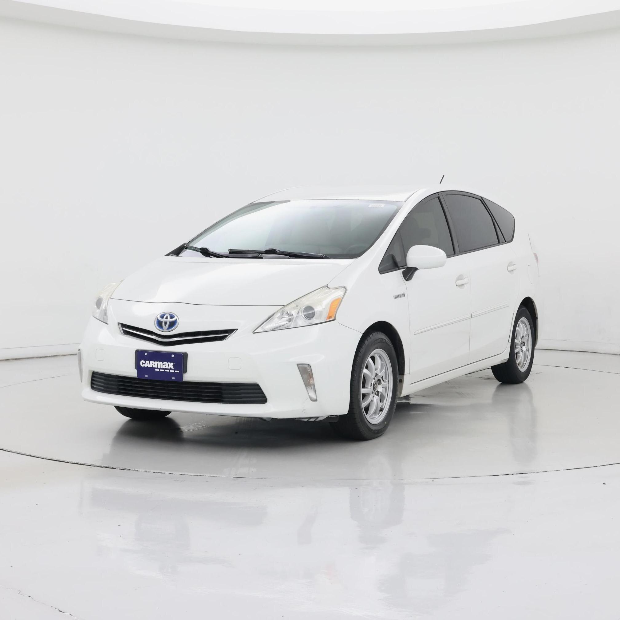 Thumbnail: 2014 Toyota Prius v - 4