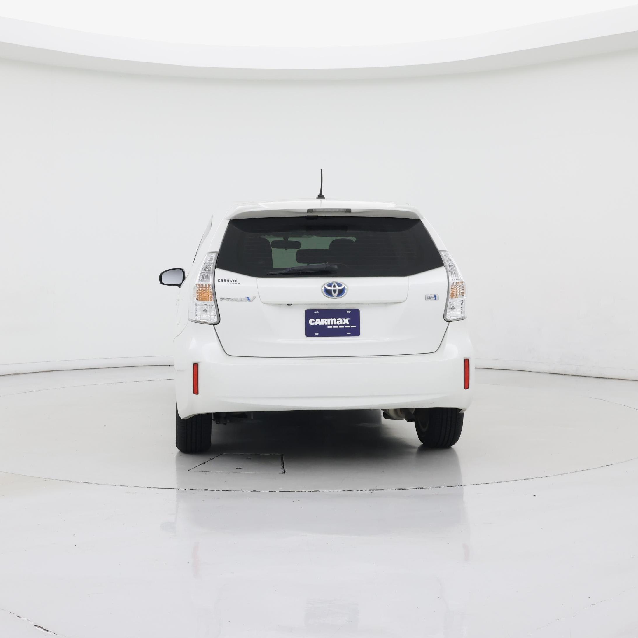 Thumbnail: 2014 Toyota Prius v - 6