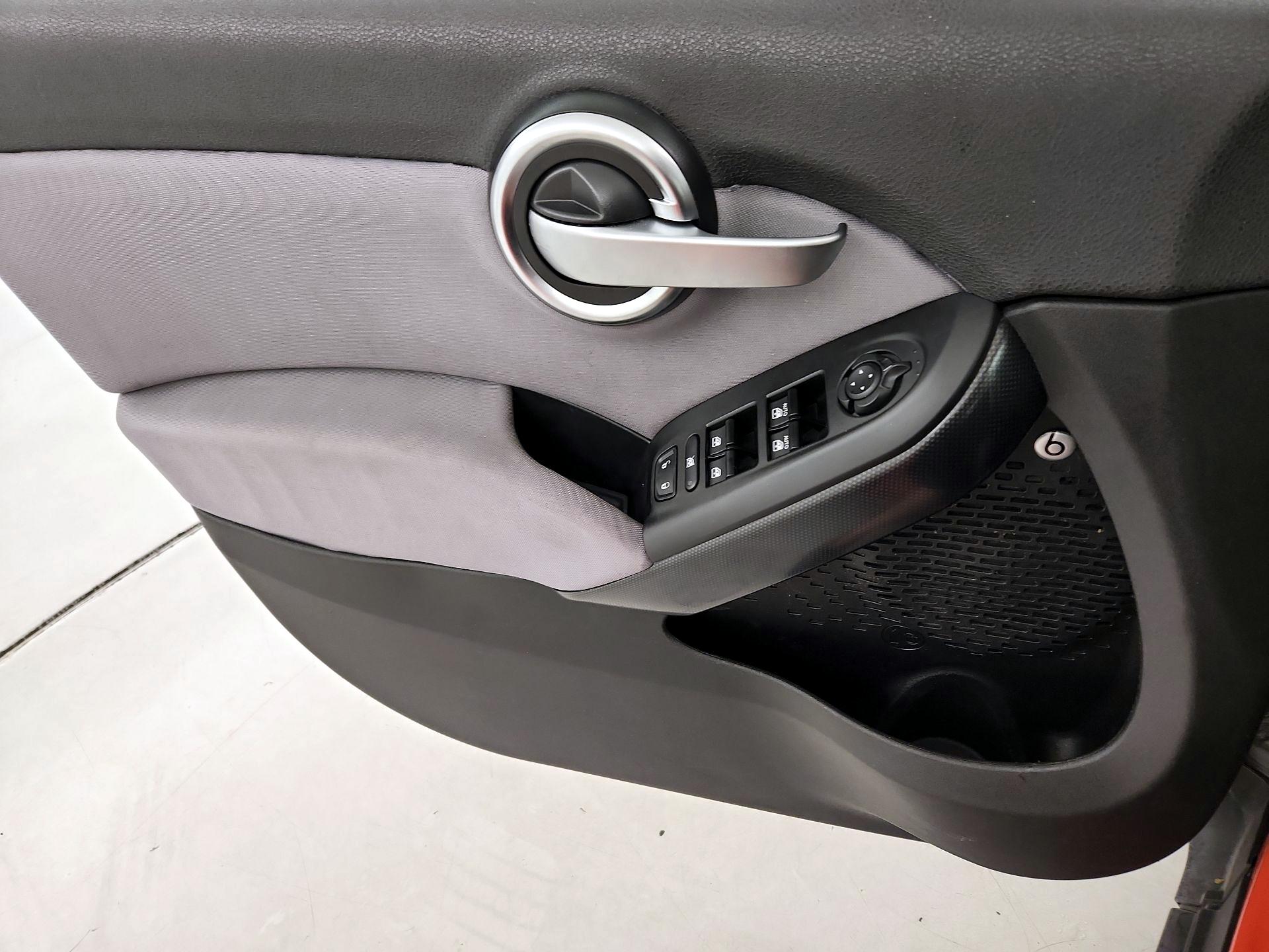 Thumbnail: 2016 Fiat 500X - 12