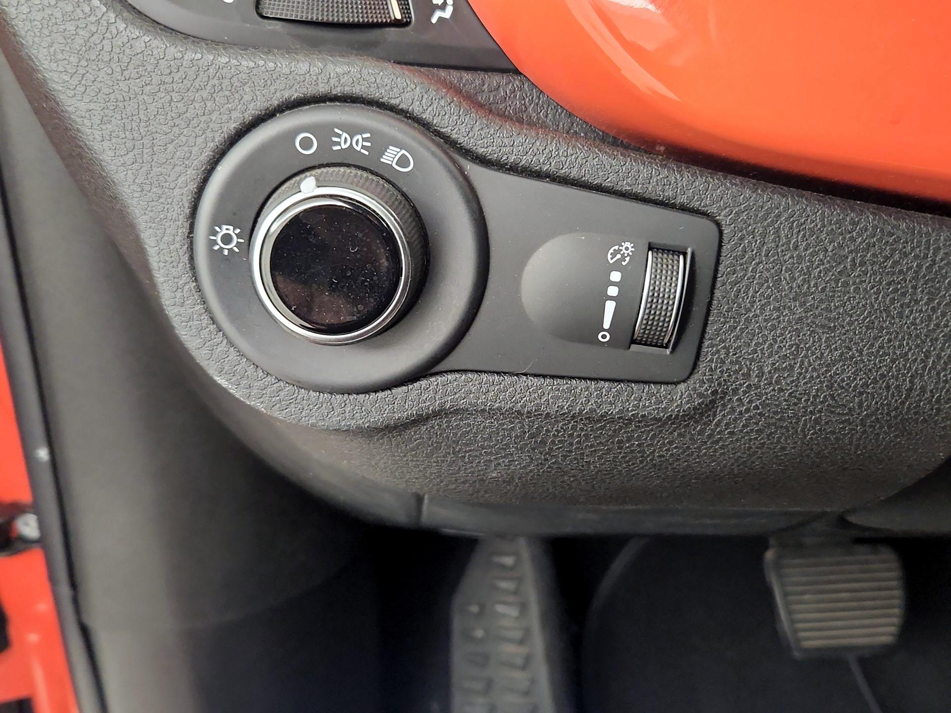 Thumbnail: 2016 Fiat 500X - 13
