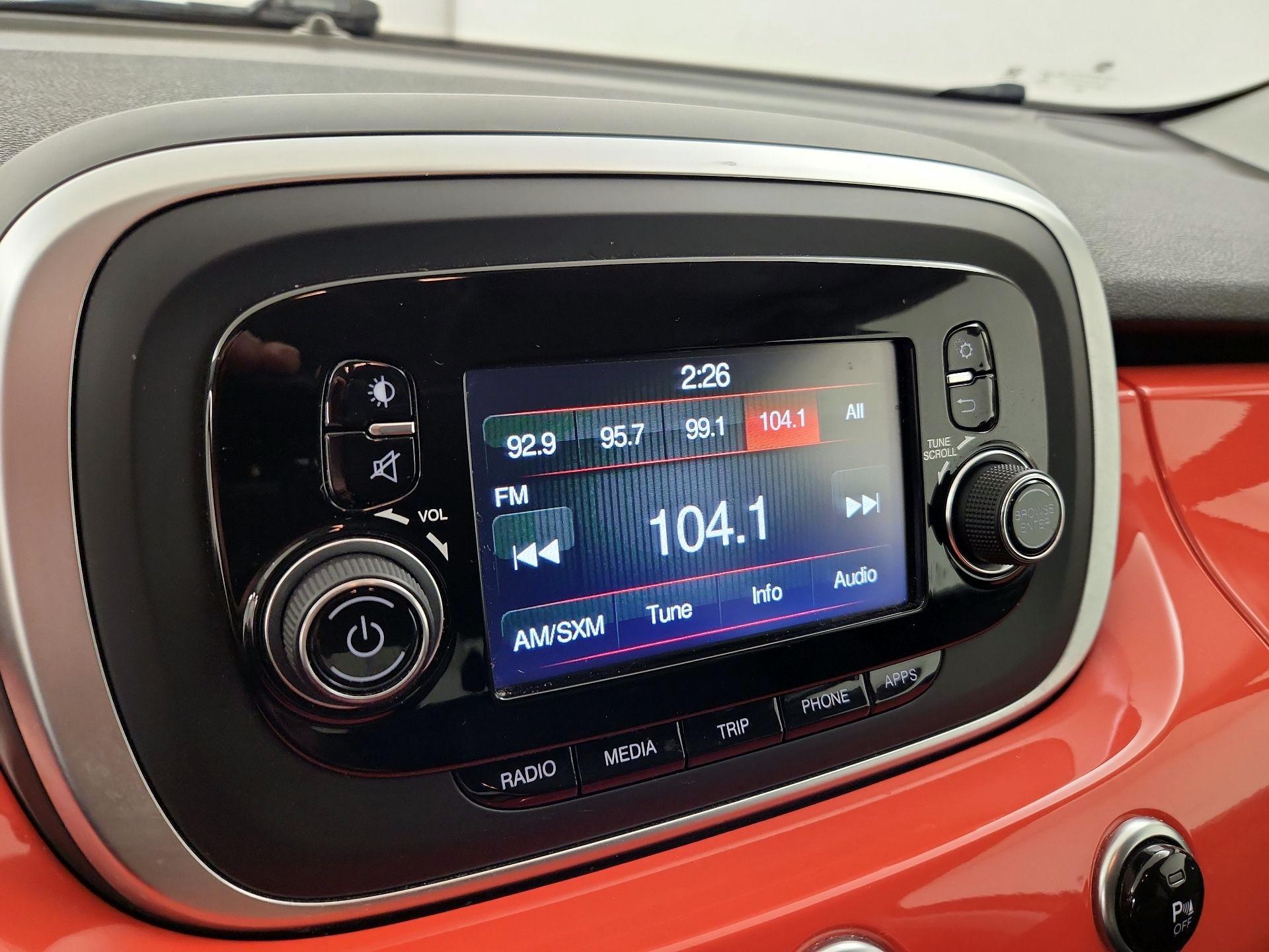 Thumbnail: 2016 Fiat 500X - 15