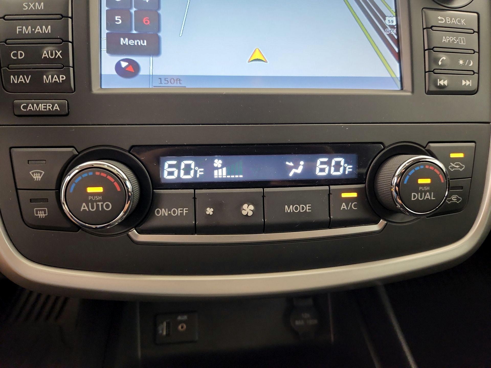 Thumbnail: 2016 Nissan Altima - 17