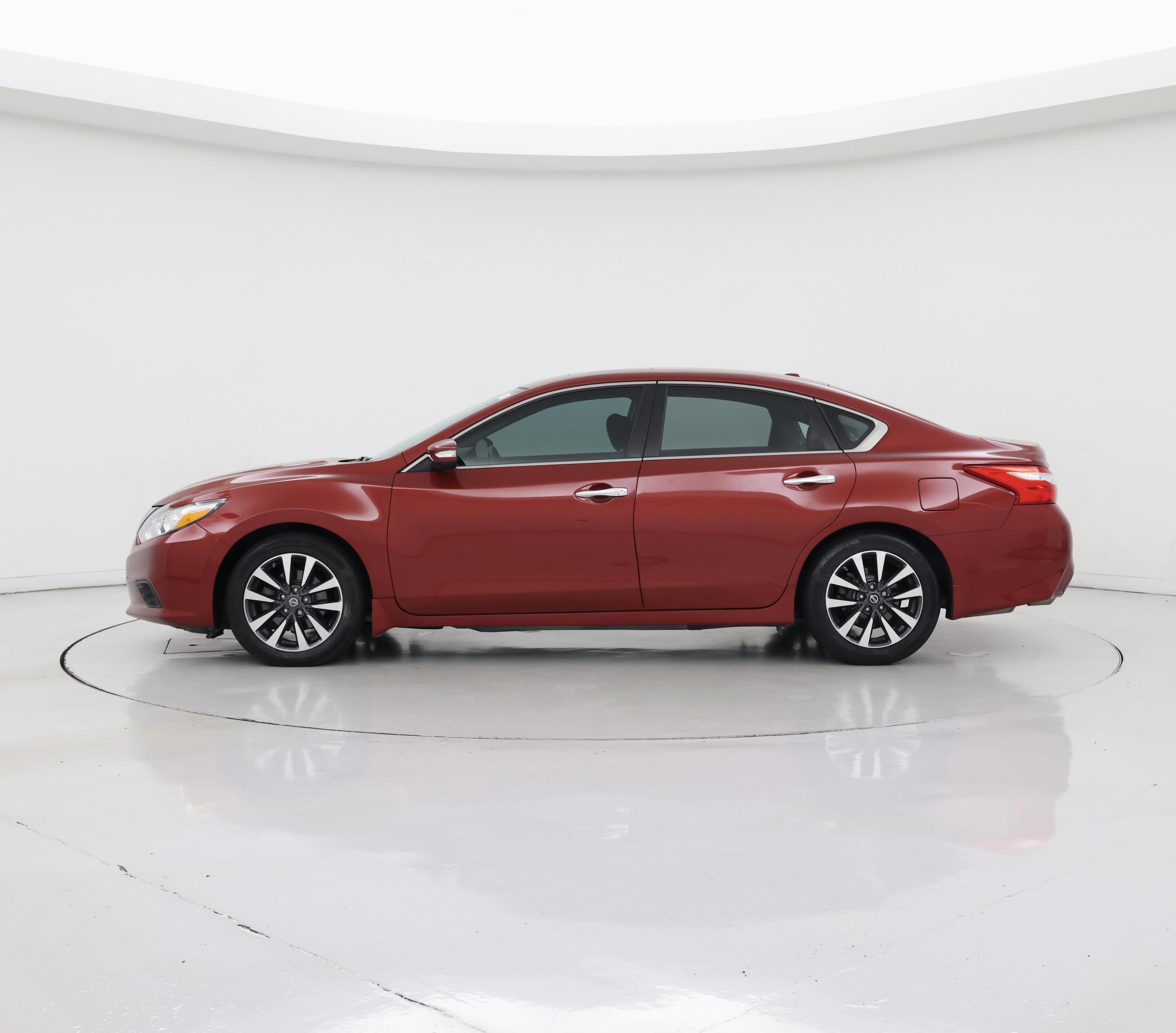 Thumbnail: 2016 Nissan Altima - 3