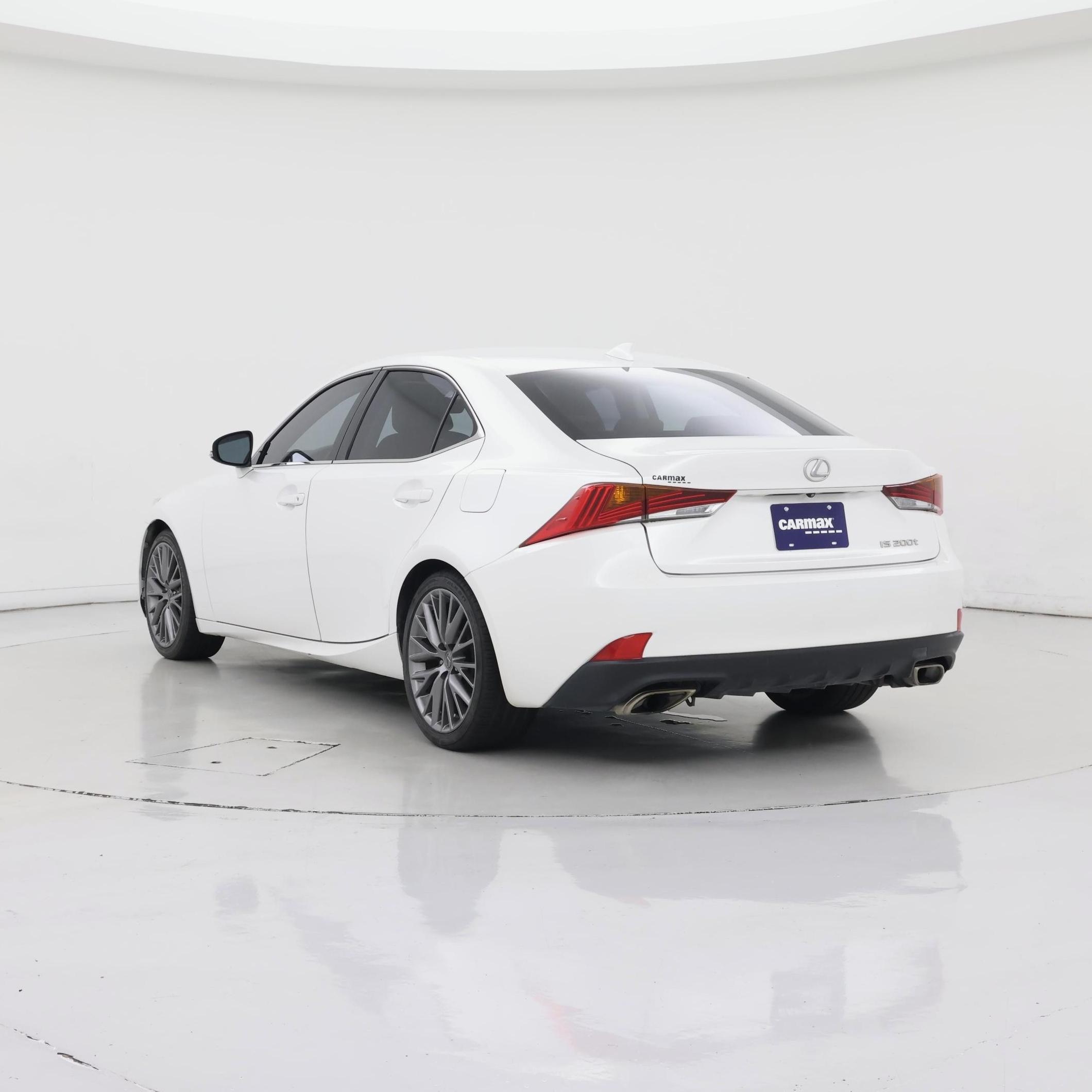 Thumbnail: 2017 Lexus IS - 2