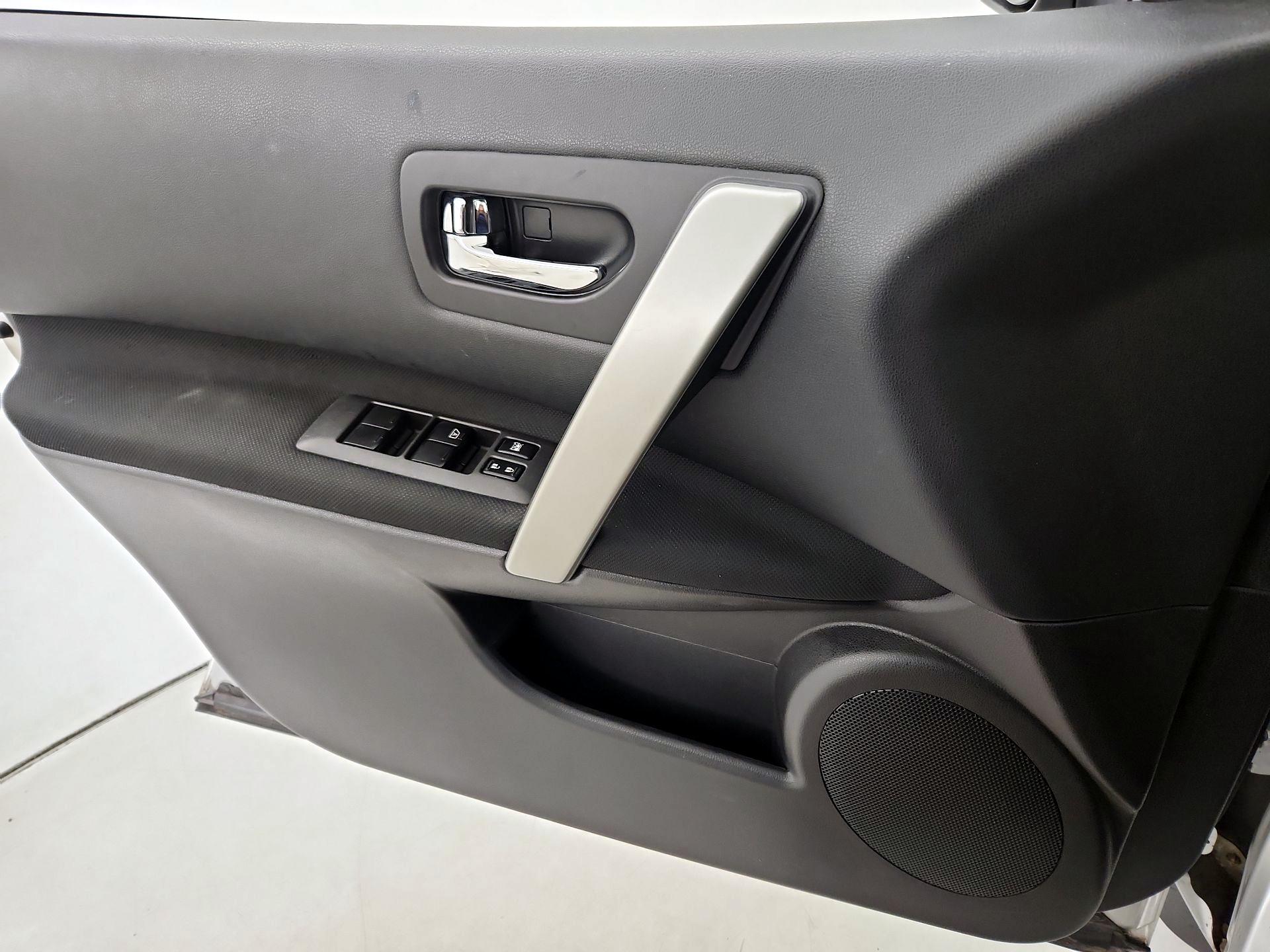 Thumbnail: 2014 Nissan Rogue - 12