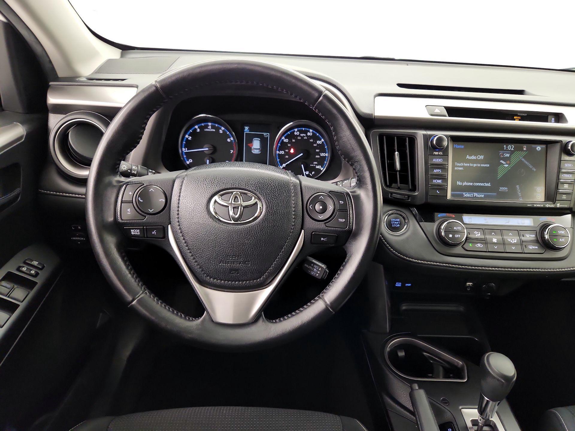 Thumbnail: 2016 Toyota RAV4 - 10