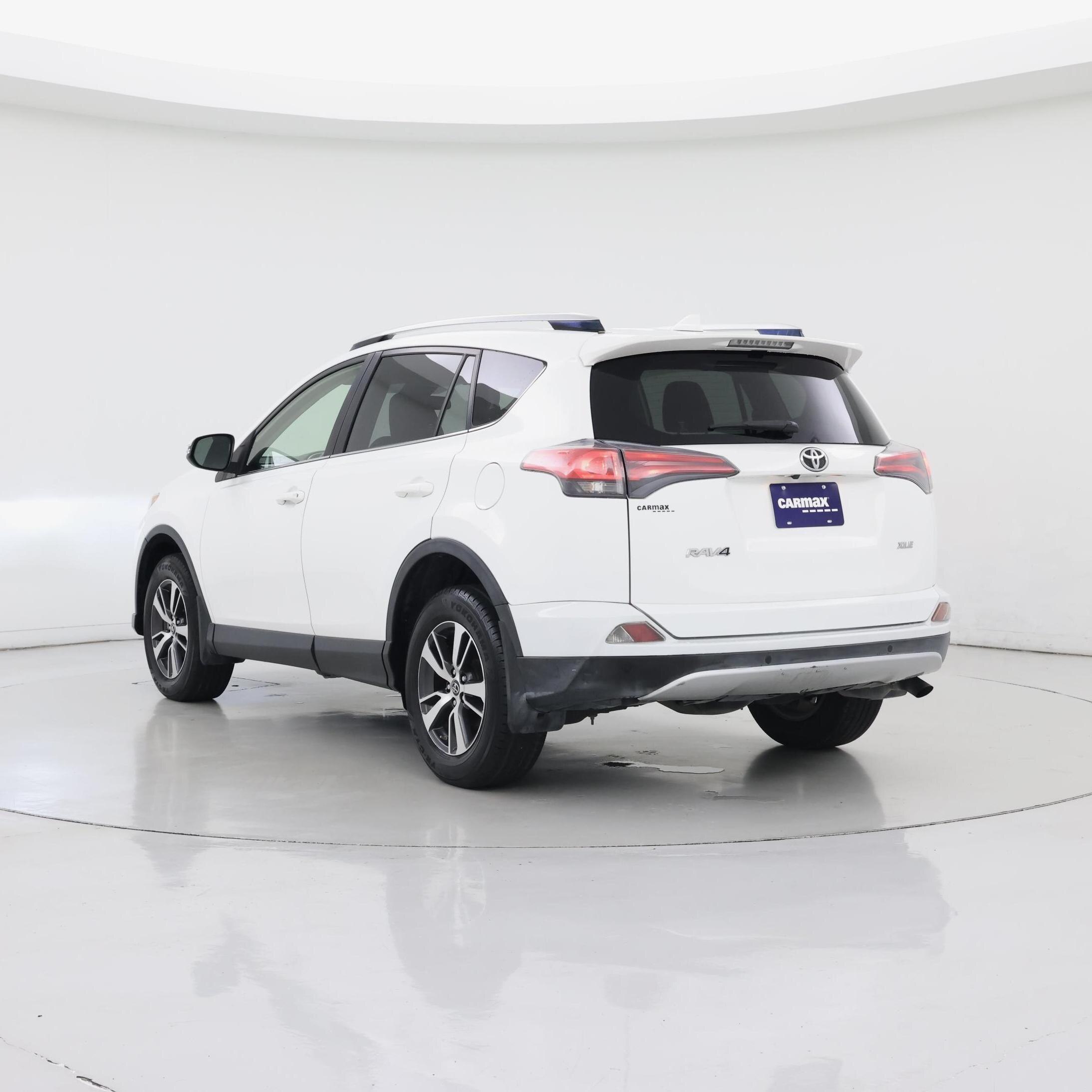 Thumbnail: 2016 Toyota RAV4 - 2