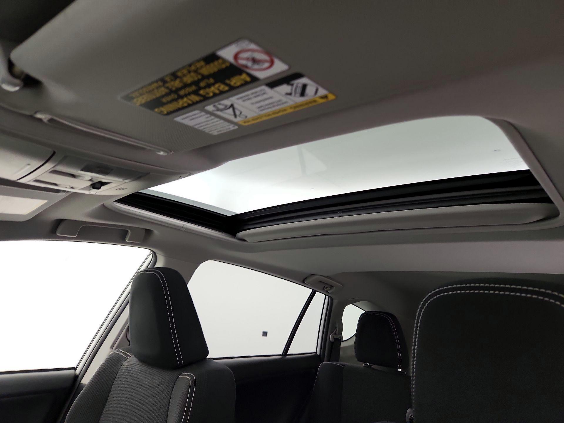 Thumbnail: 2016 Toyota RAV4 - 19