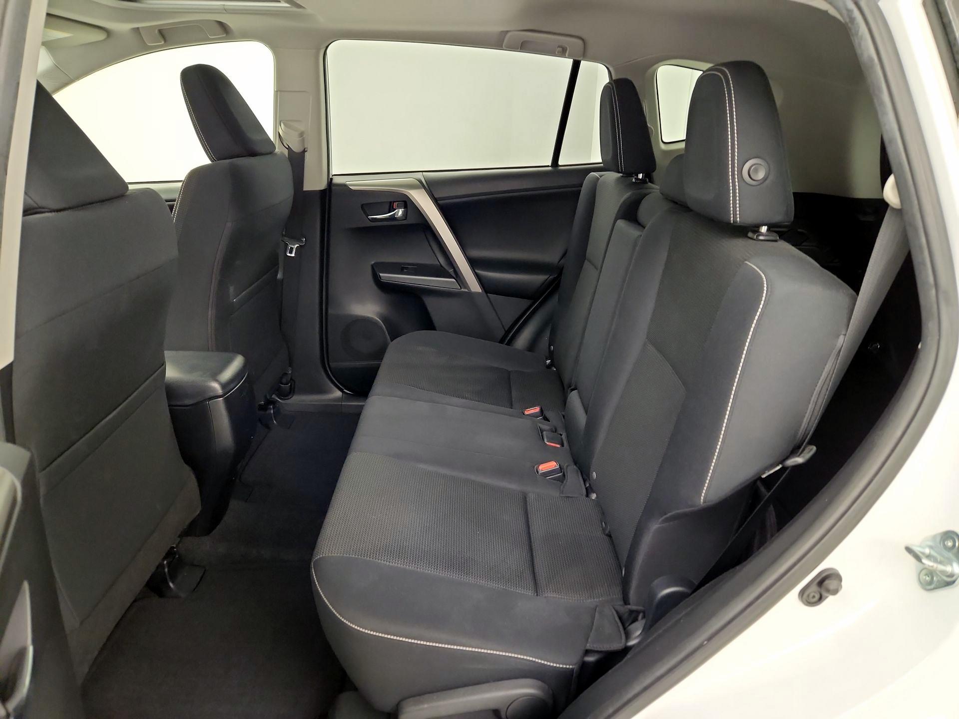 Thumbnail: 2016 Toyota RAV4 - 20