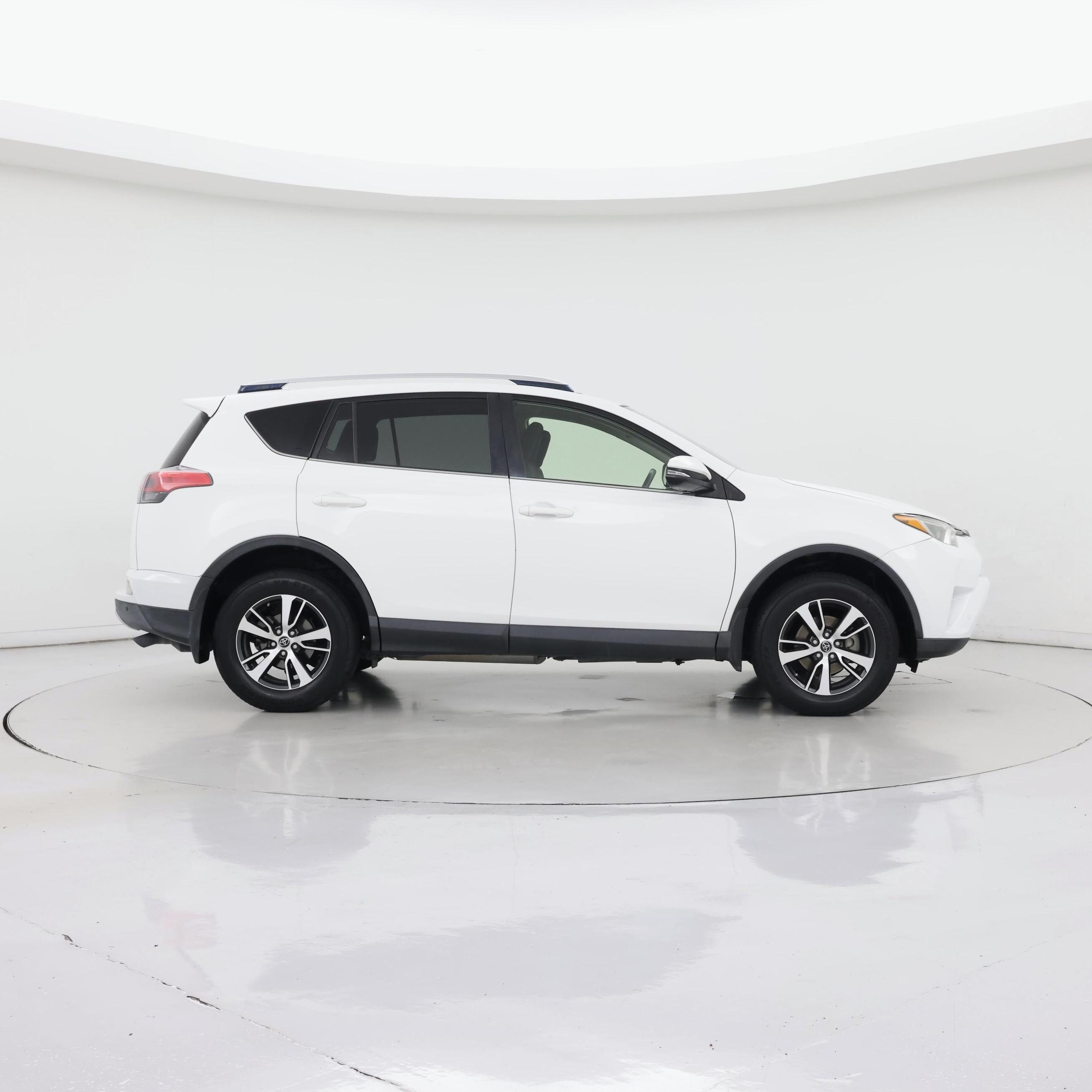 Thumbnail: 2016 Toyota RAV4 - 7