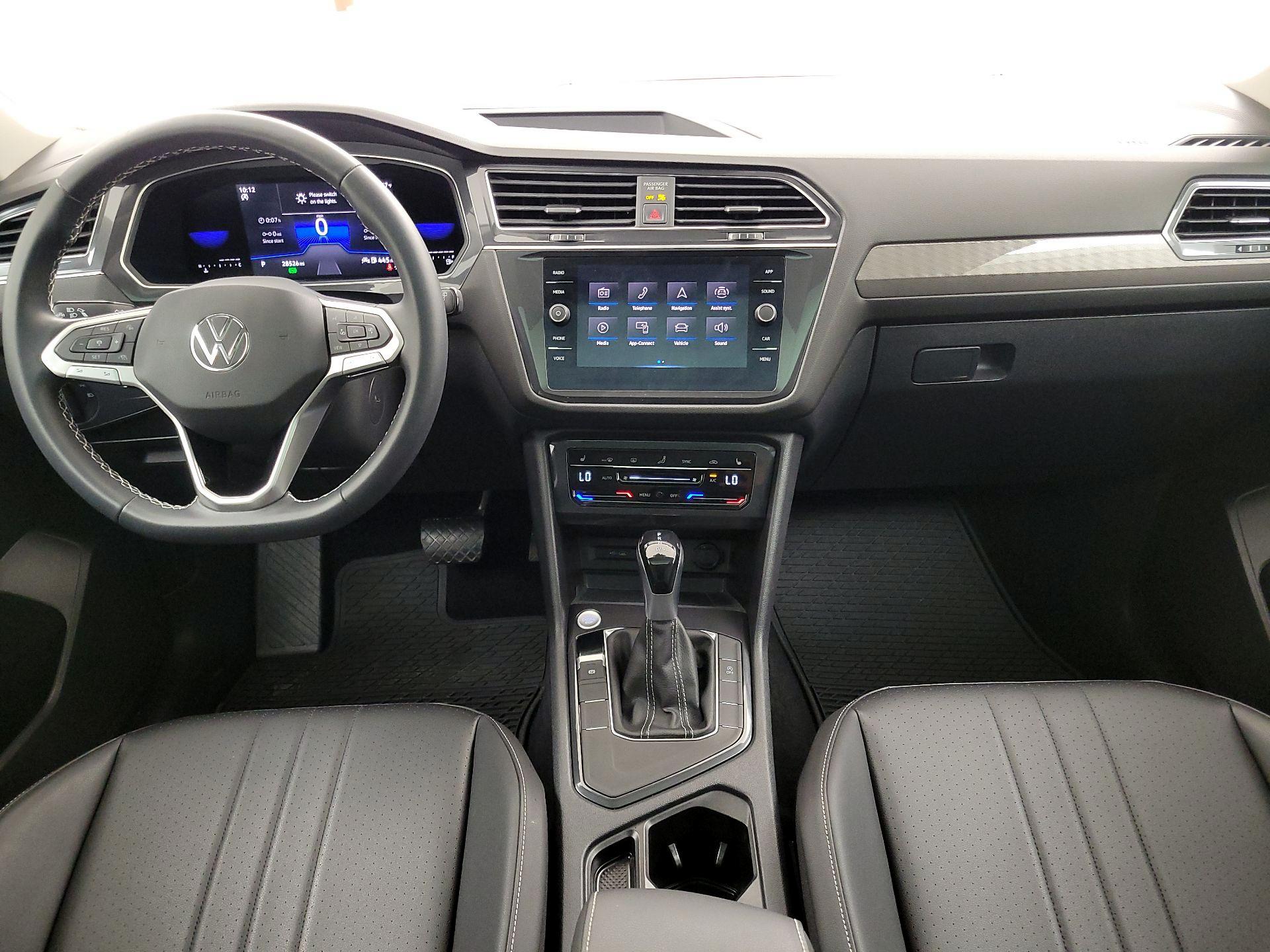 Thumbnail: 2023 Volkswagen Tiguan - 9