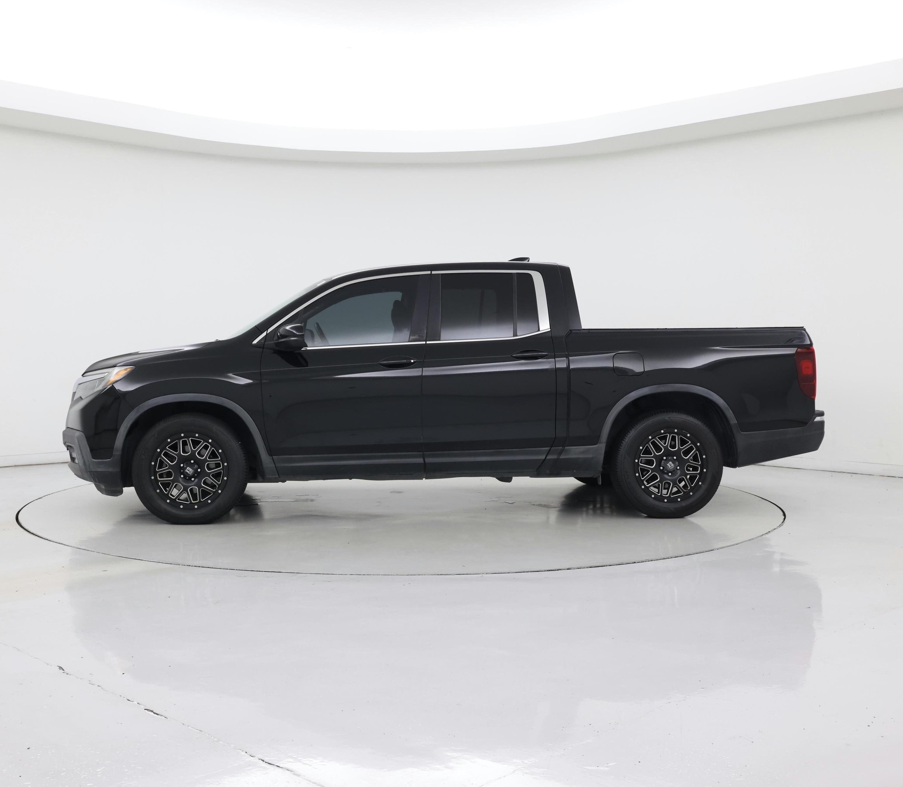 Thumbnail: 2017 Honda Ridgeline - 3