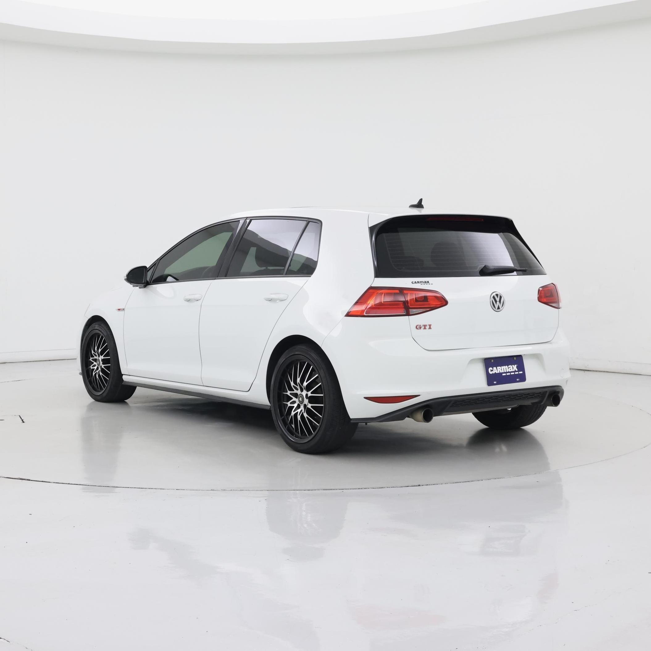 Thumbnail: 2017 Volkswagen Golf - 2