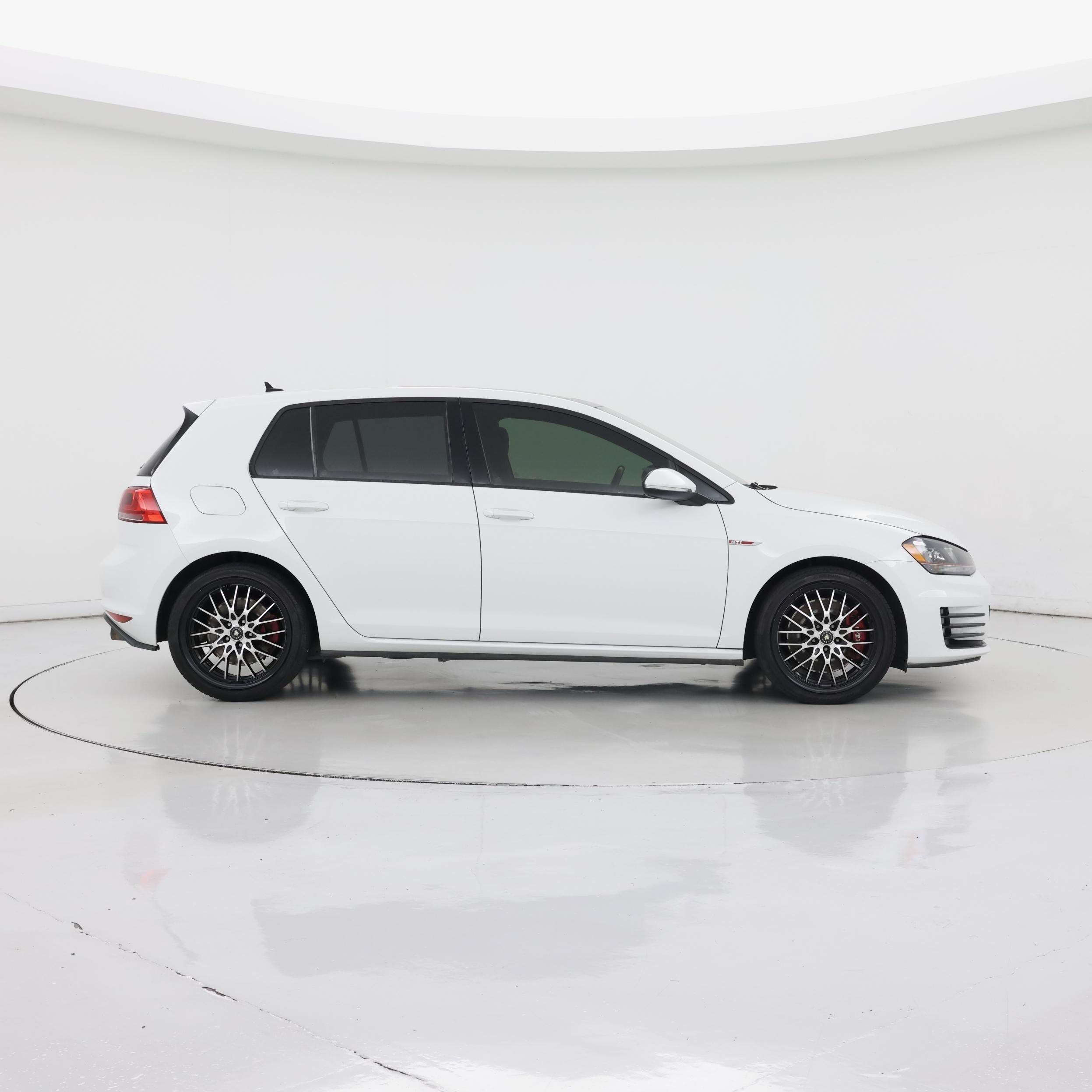 Thumbnail: 2017 Volkswagen Golf - 7