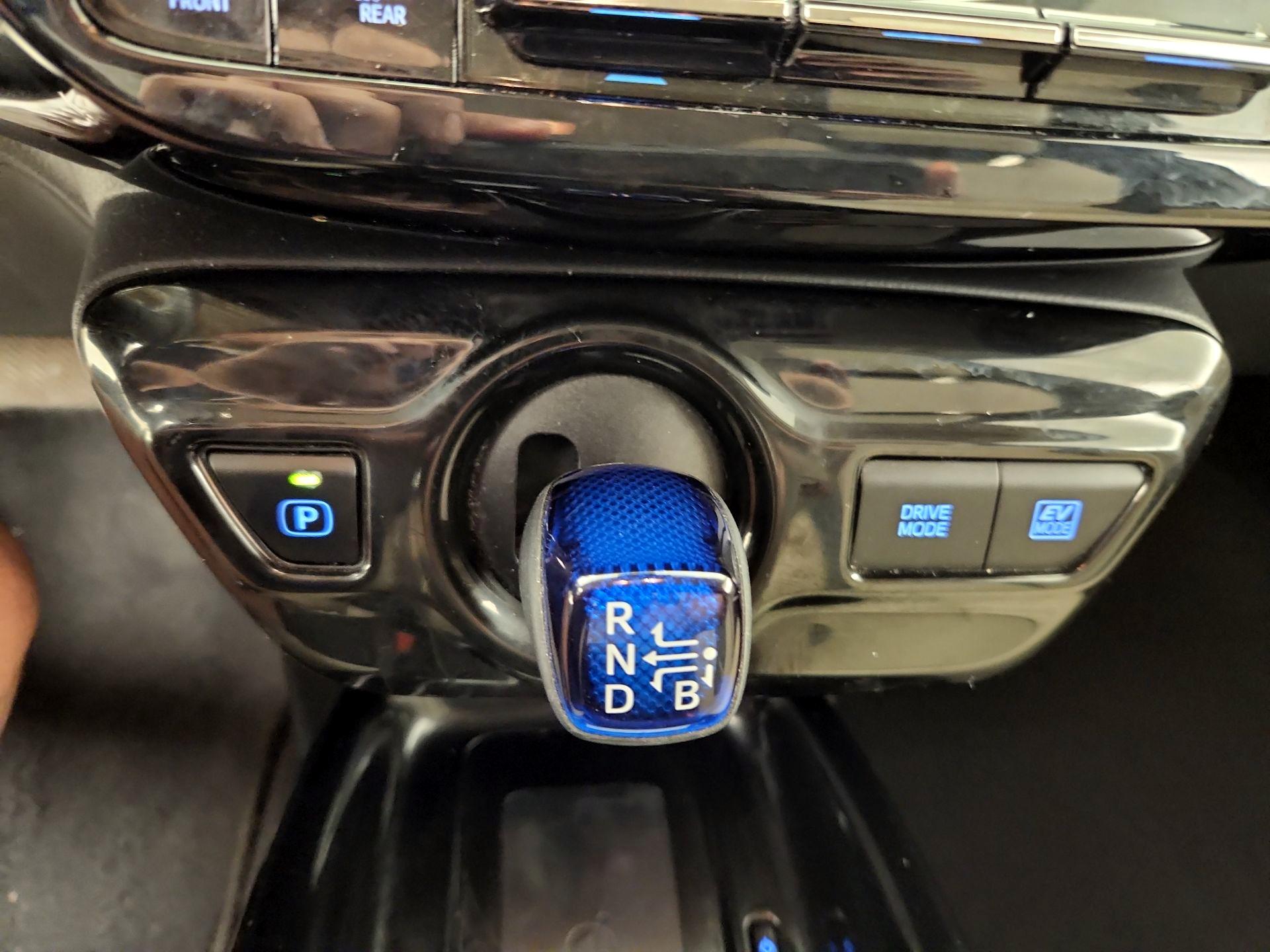 Thumbnail: 2017 Toyota Prius - 17