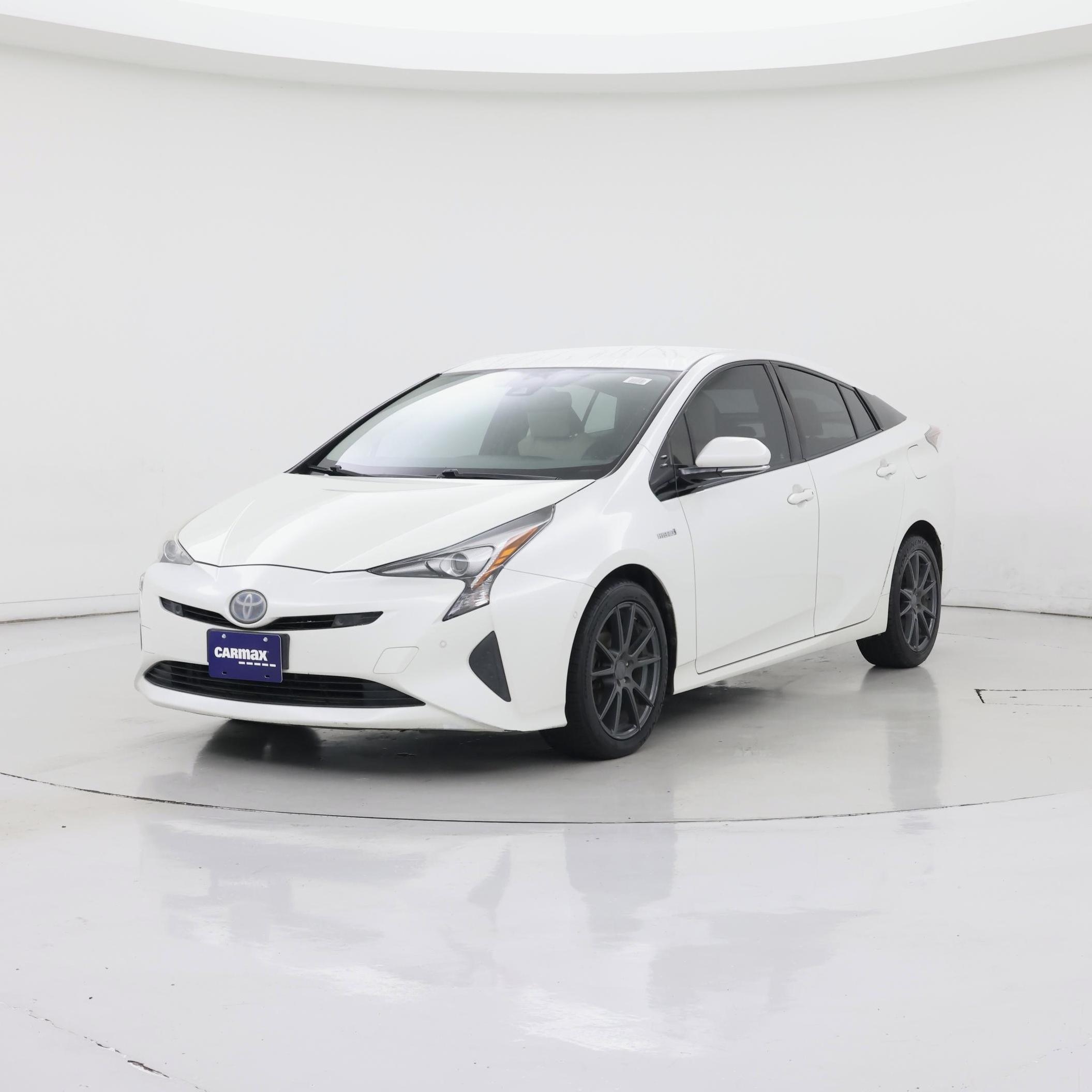 Thumbnail: 2017 Toyota Prius - 4