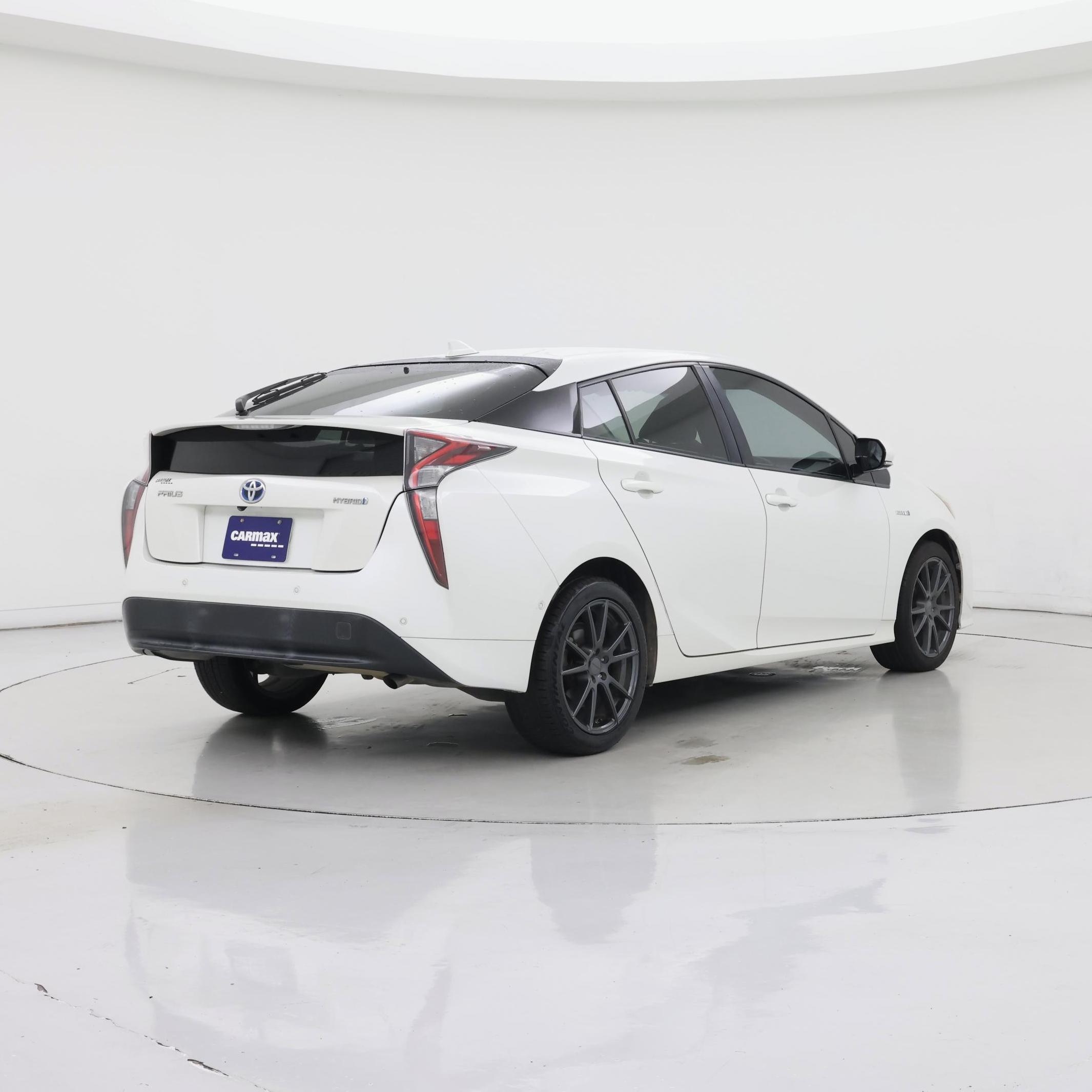 Thumbnail: 2017 Toyota Prius - 8