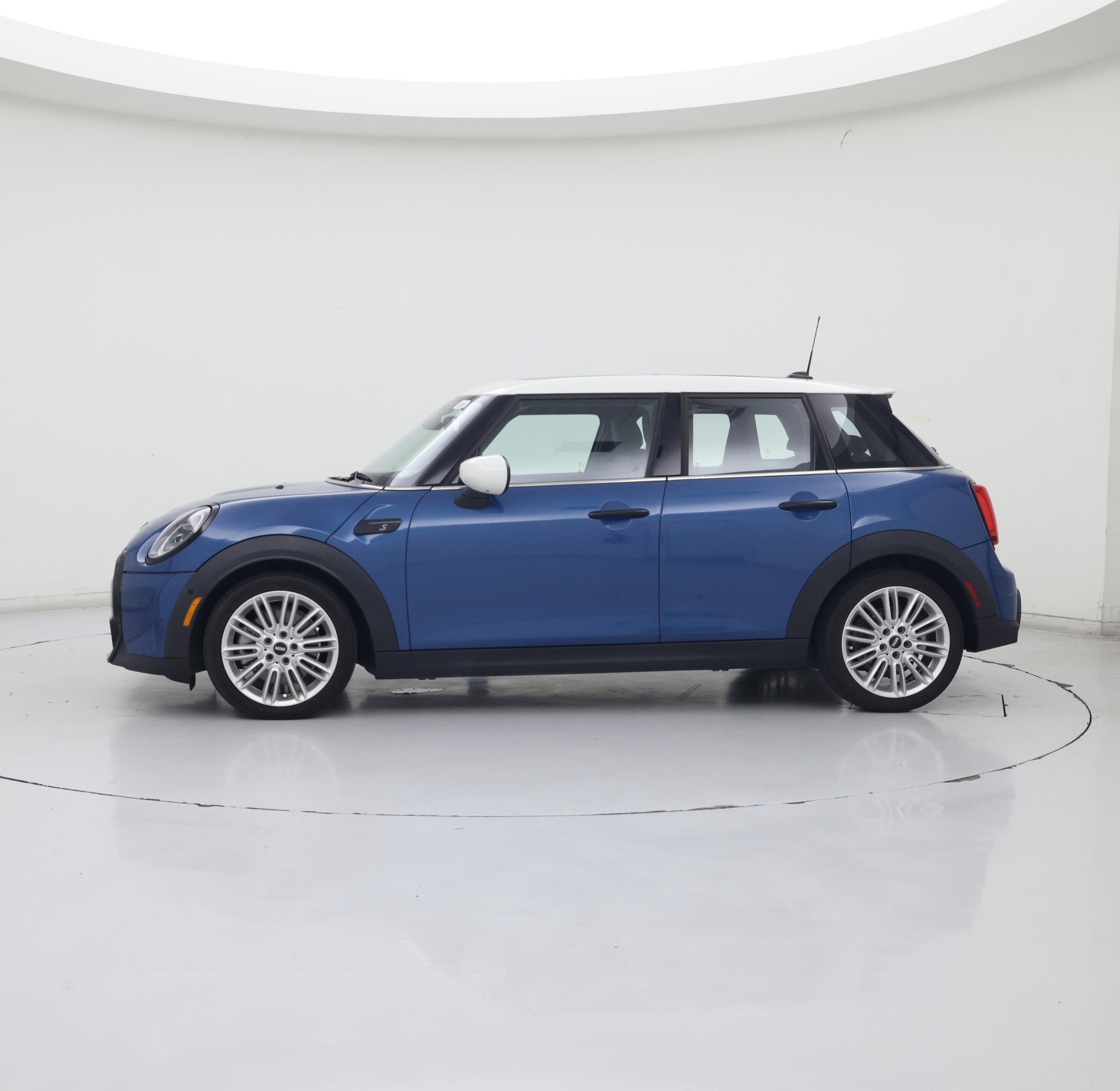 Thumbnail: 2024 MINI Cooper Hardtop - 3
