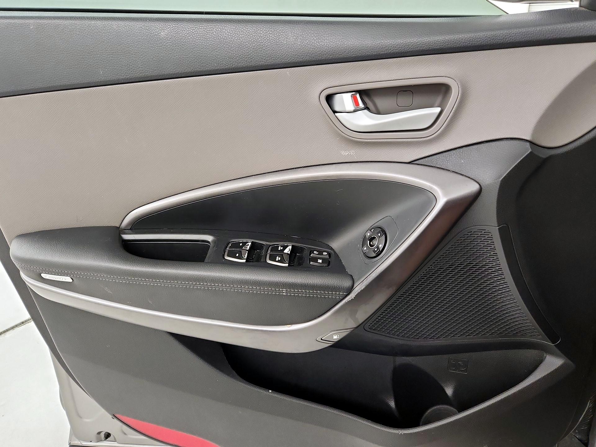 Thumbnail: 2017 Hyundai Santa Fe - 12