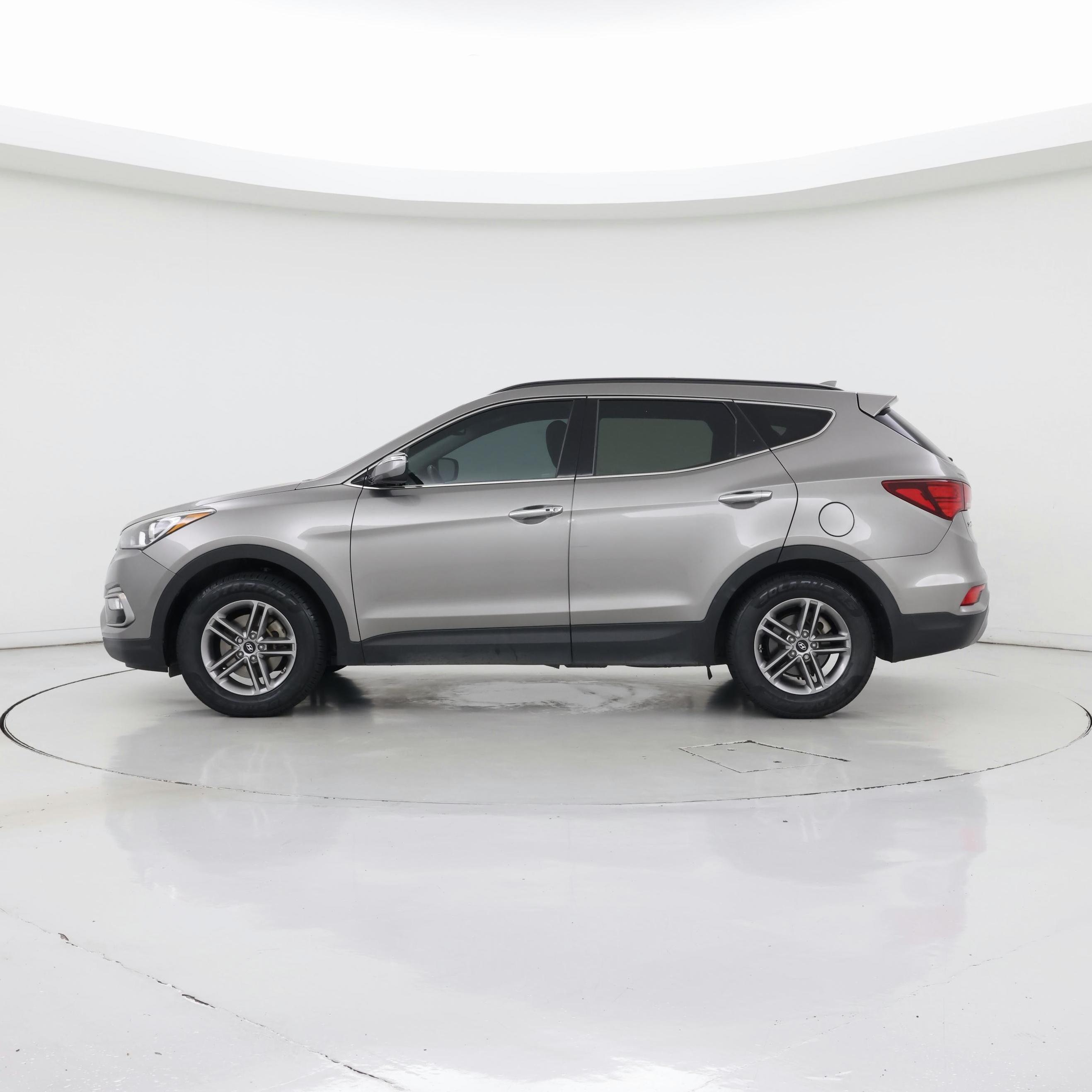 Thumbnail: 2017 Hyundai Santa Fe - 3