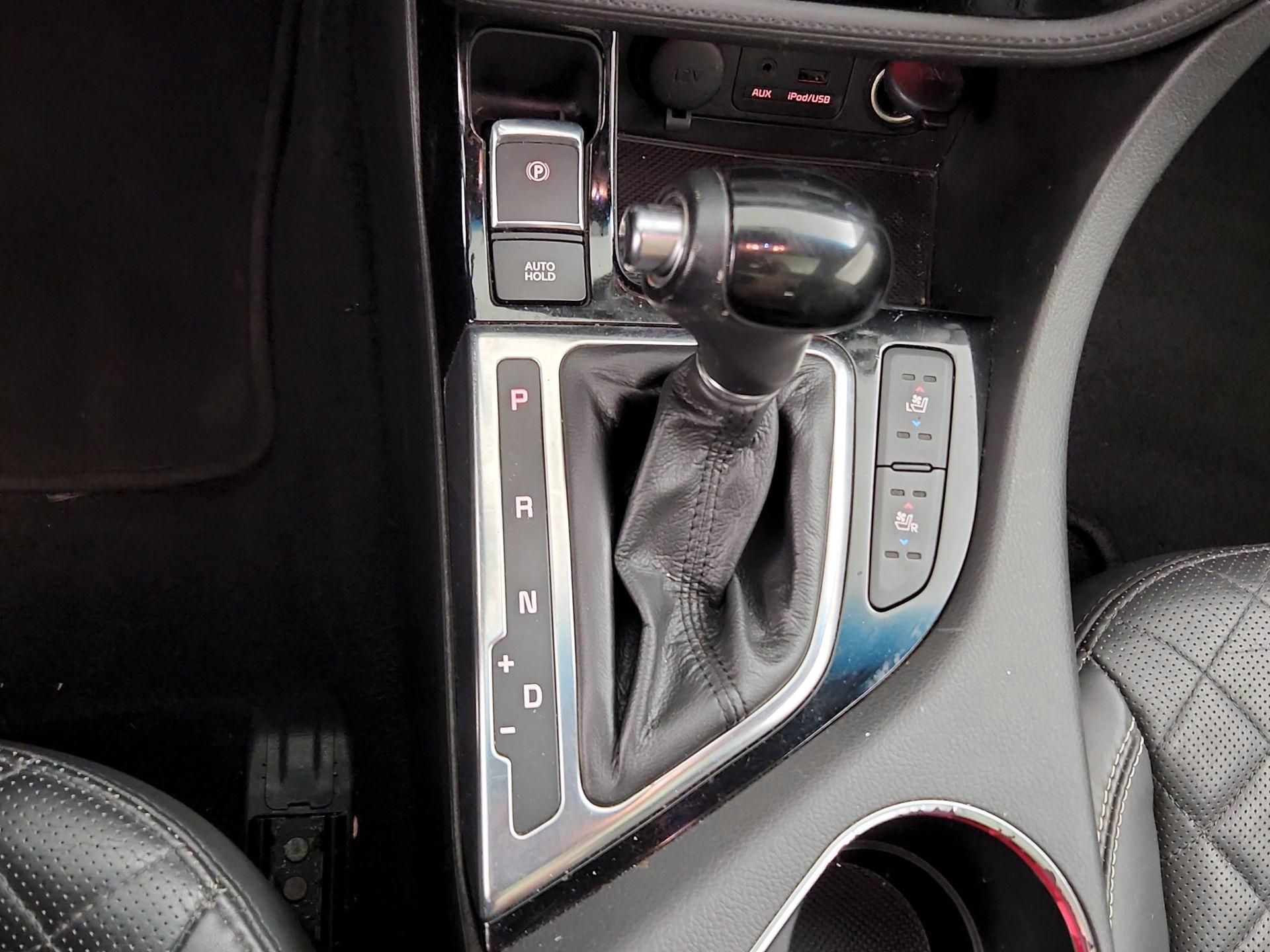 Thumbnail: 2015 Kia Optima - 18