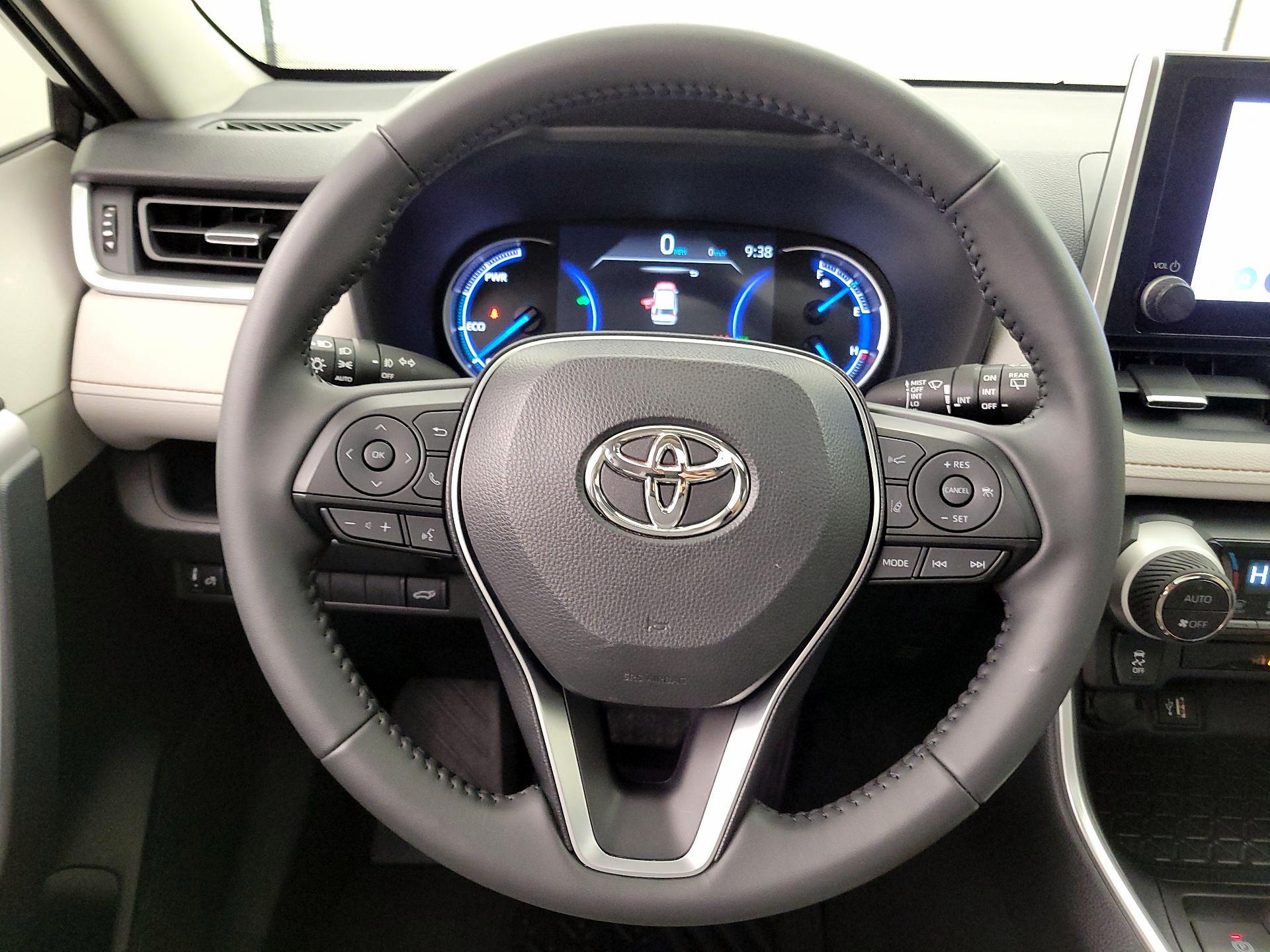 Thumbnail: 2025 Toyota RAV4 - 10